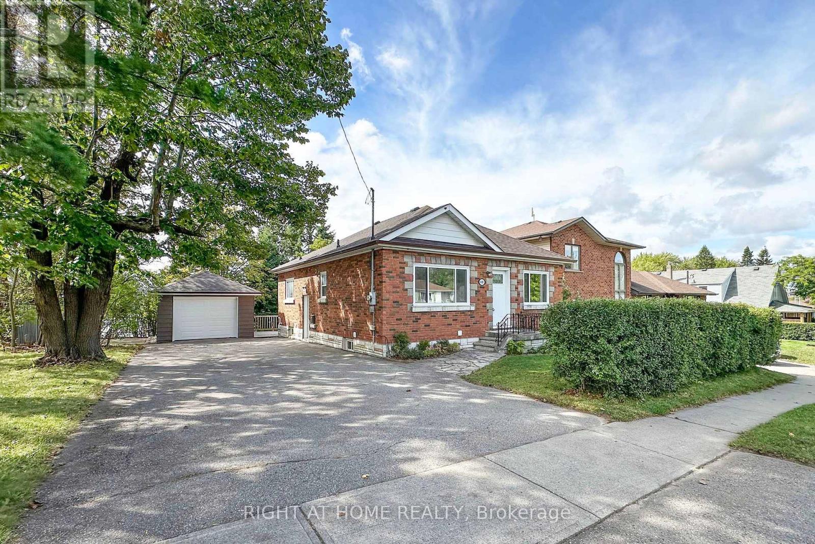 488 CROMWELL AVENUE, Oshawa, Ontario