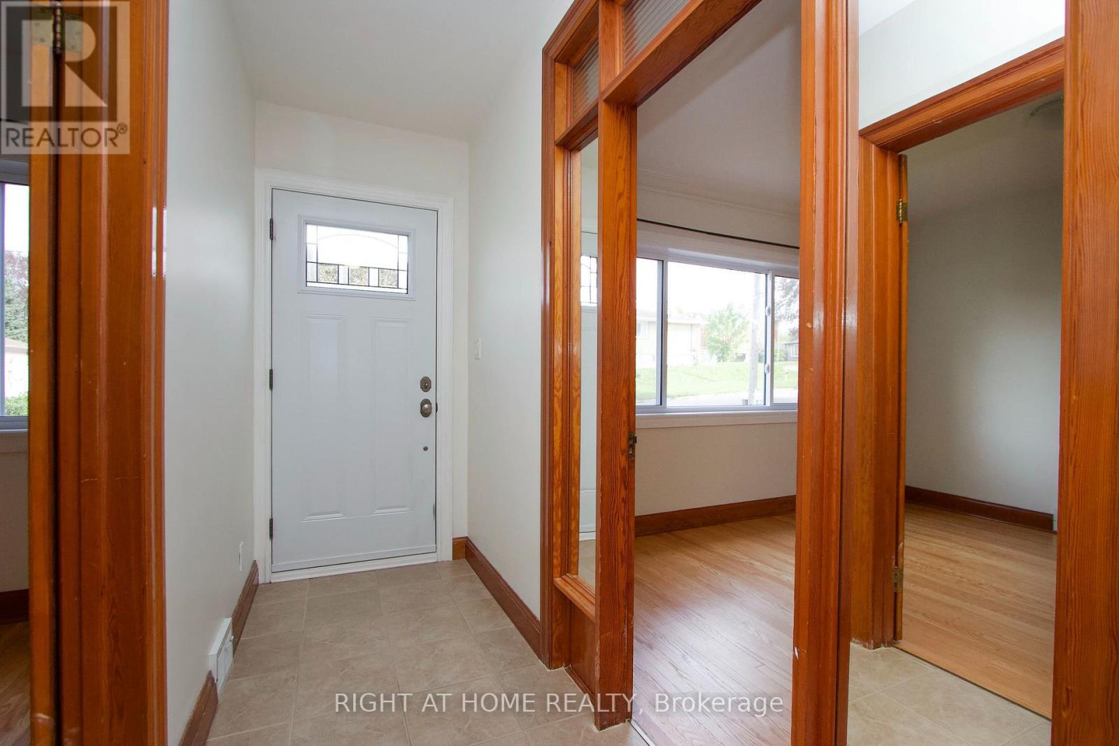 488 Cromwell Avenue, Oshawa, Ontario  L1J 4V2 - Photo 3 - E13808450