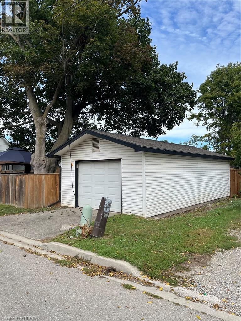 24 Elliott Avenue, Brantford, Ontario  N3T 1E5 - Photo 47 - 40864719