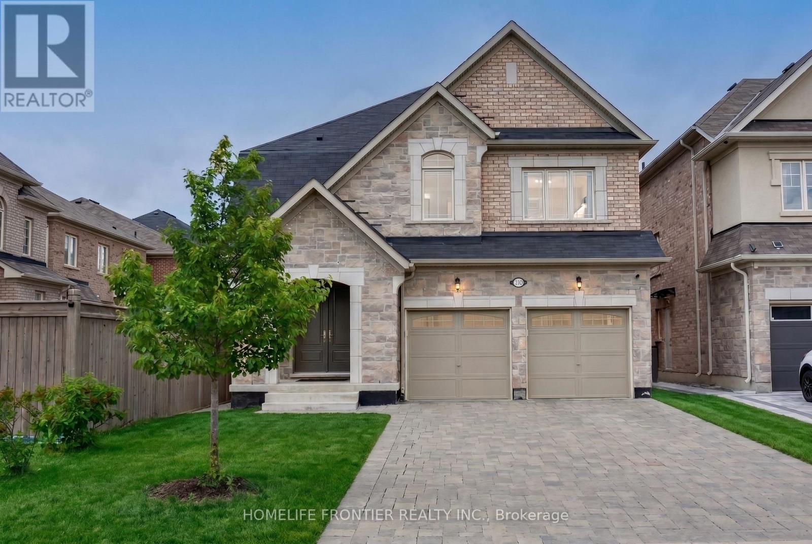 135 ROSS VENNARE CRESCENT, Vaughan, Ontario
