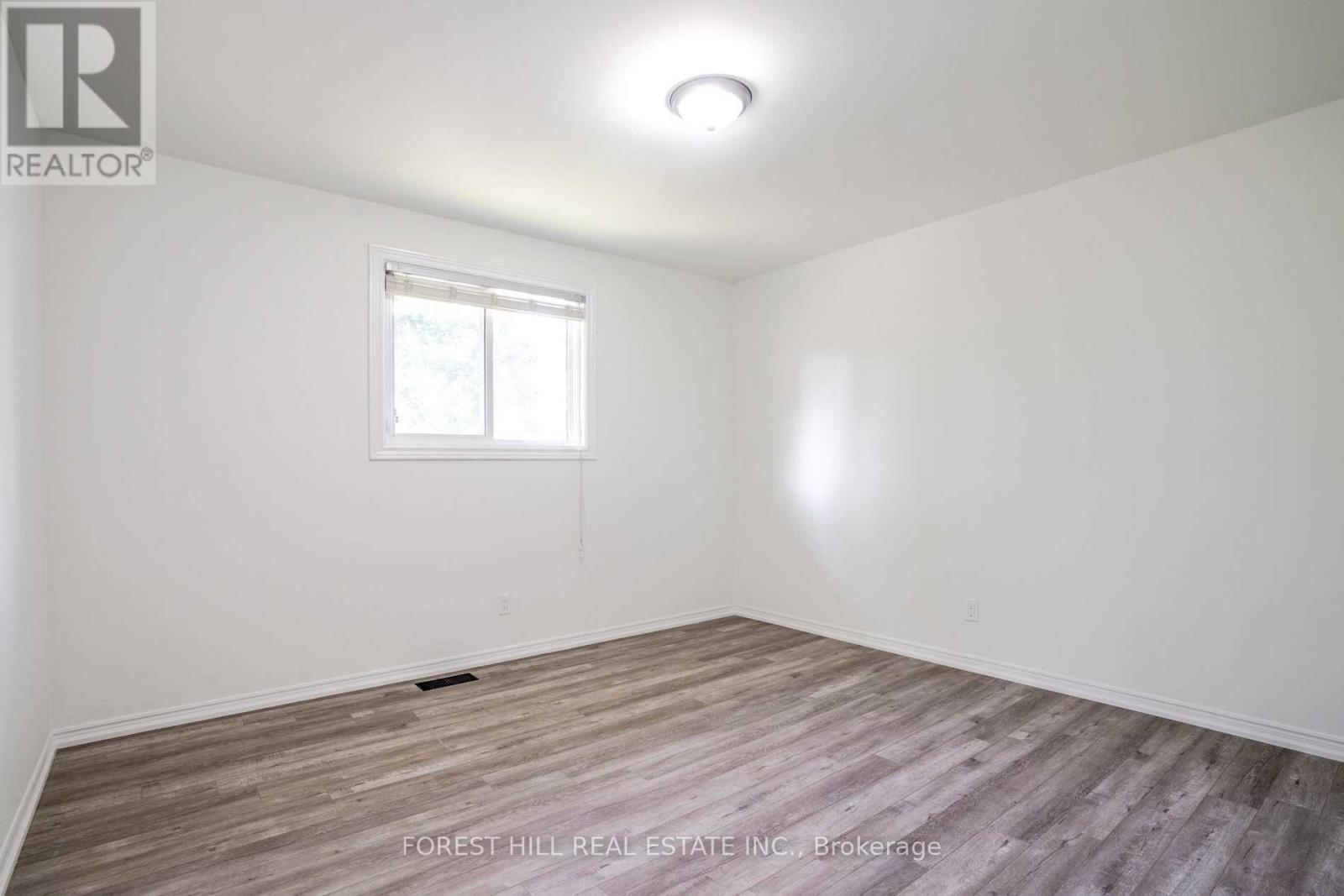 Upper - 18 Shannon Street, Orillia, Ontario  L3V 7K2 - Photo 10 - S13808196