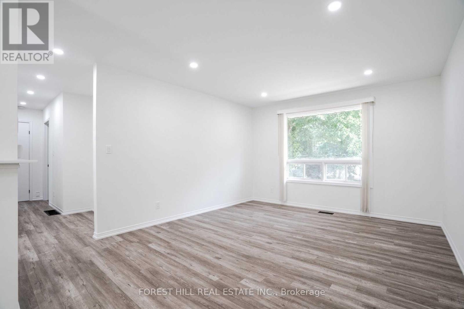 Upper - 18 Shannon Street, Orillia, Ontario  L3V 7K2 - Photo 4 - S13808196
