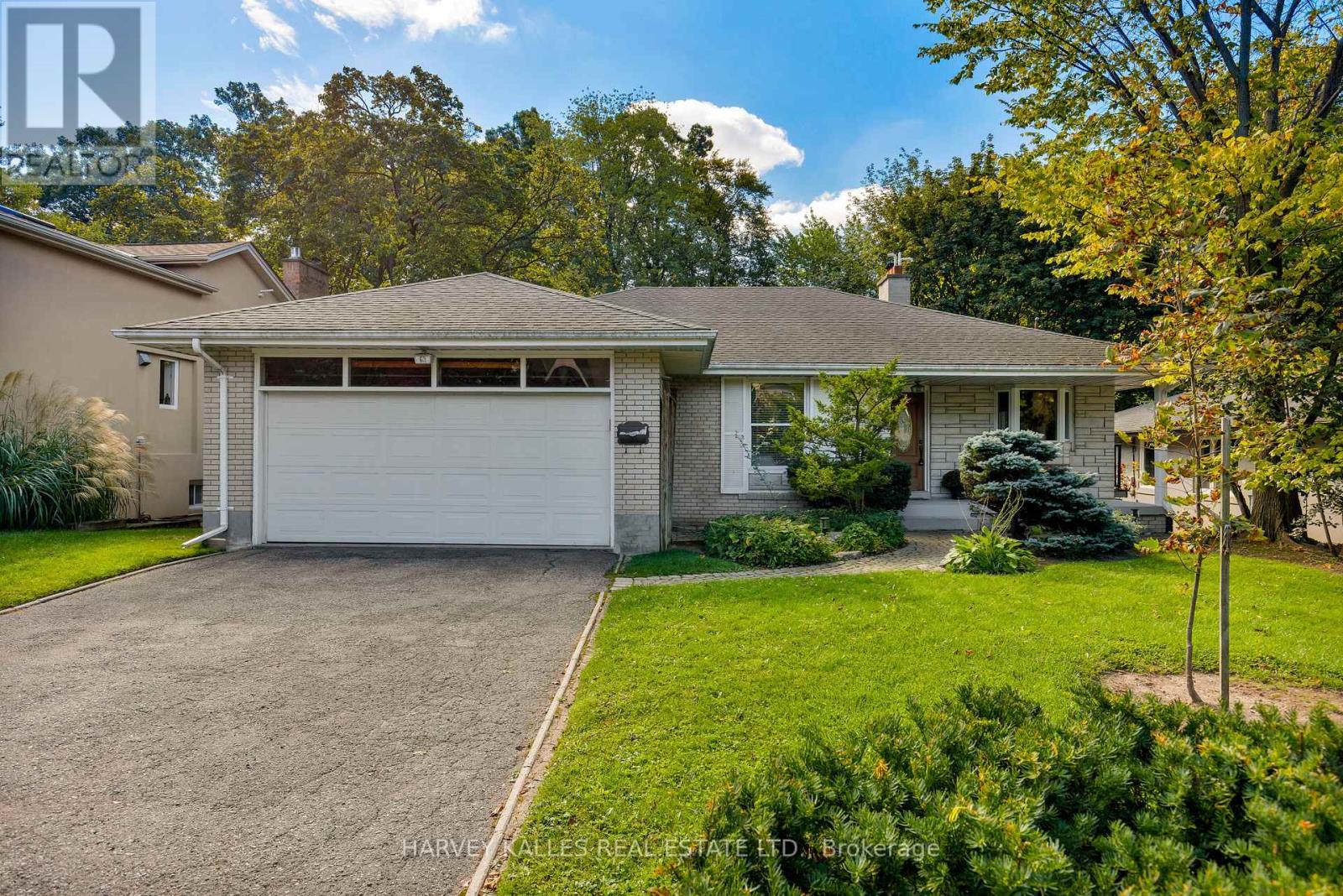 63 TWYFORD ROAD, Toronto, Ontario