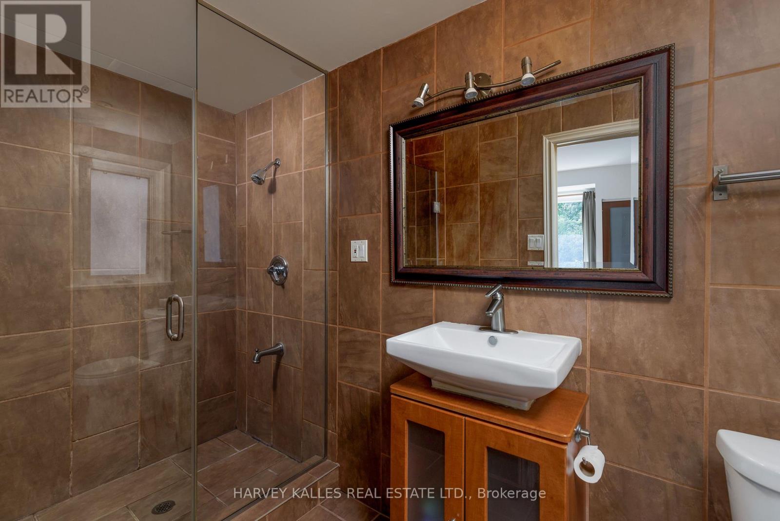 63 Twyford Road, Toronto, Ontario  M9A 1W5 - Photo 27 - W13808262