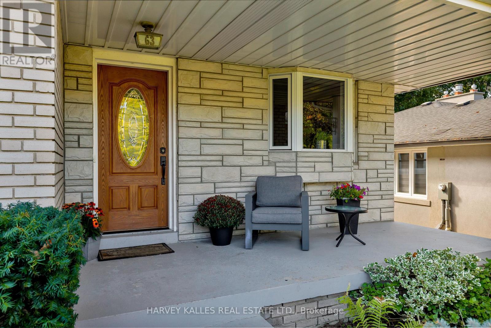 63 Twyford Road, Toronto, Ontario  M9A 1W5 - Photo 3 - W13808262