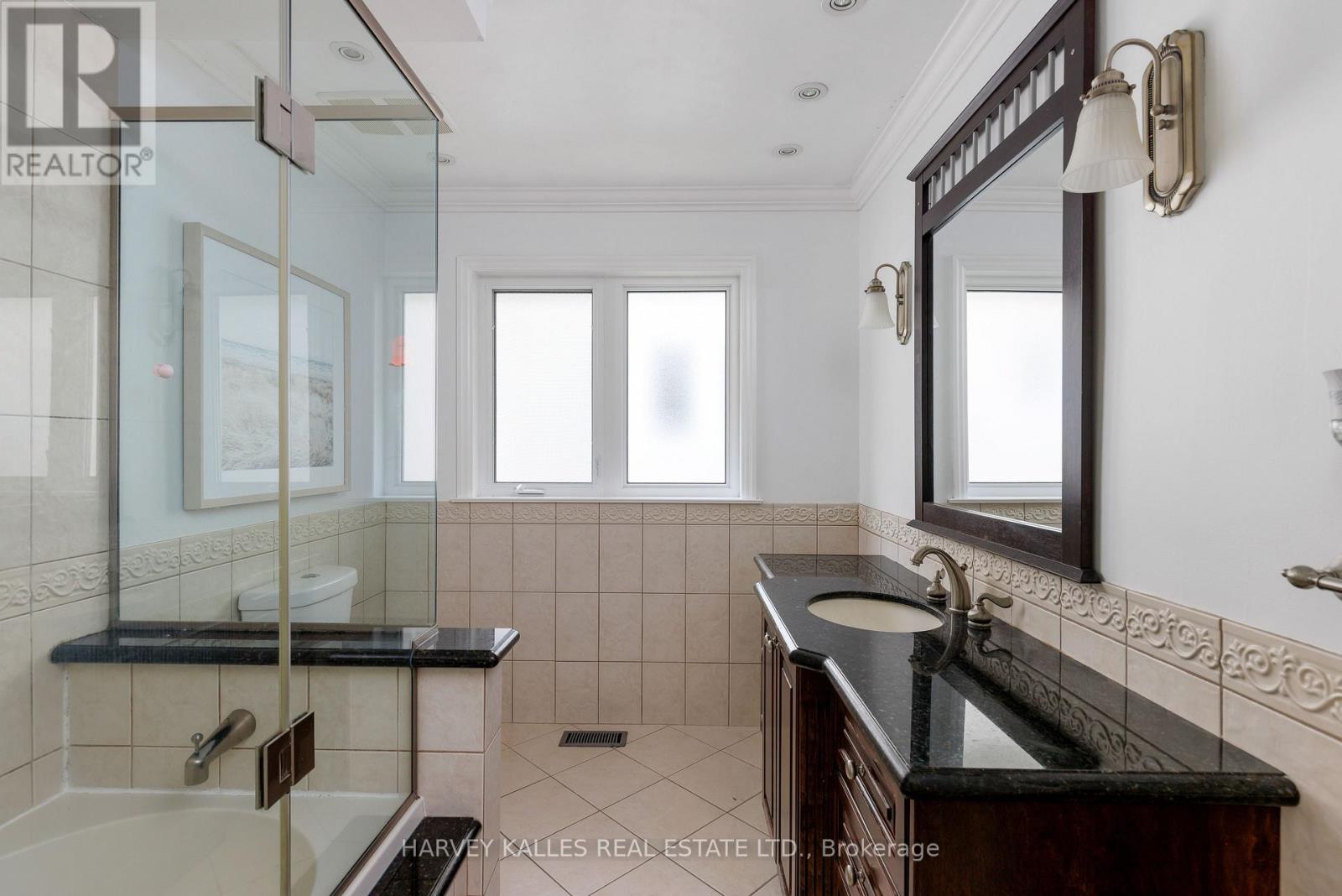 63 Twyford Road, Toronto, Ontario  M9A 1W5 - Photo 31 - W13808262