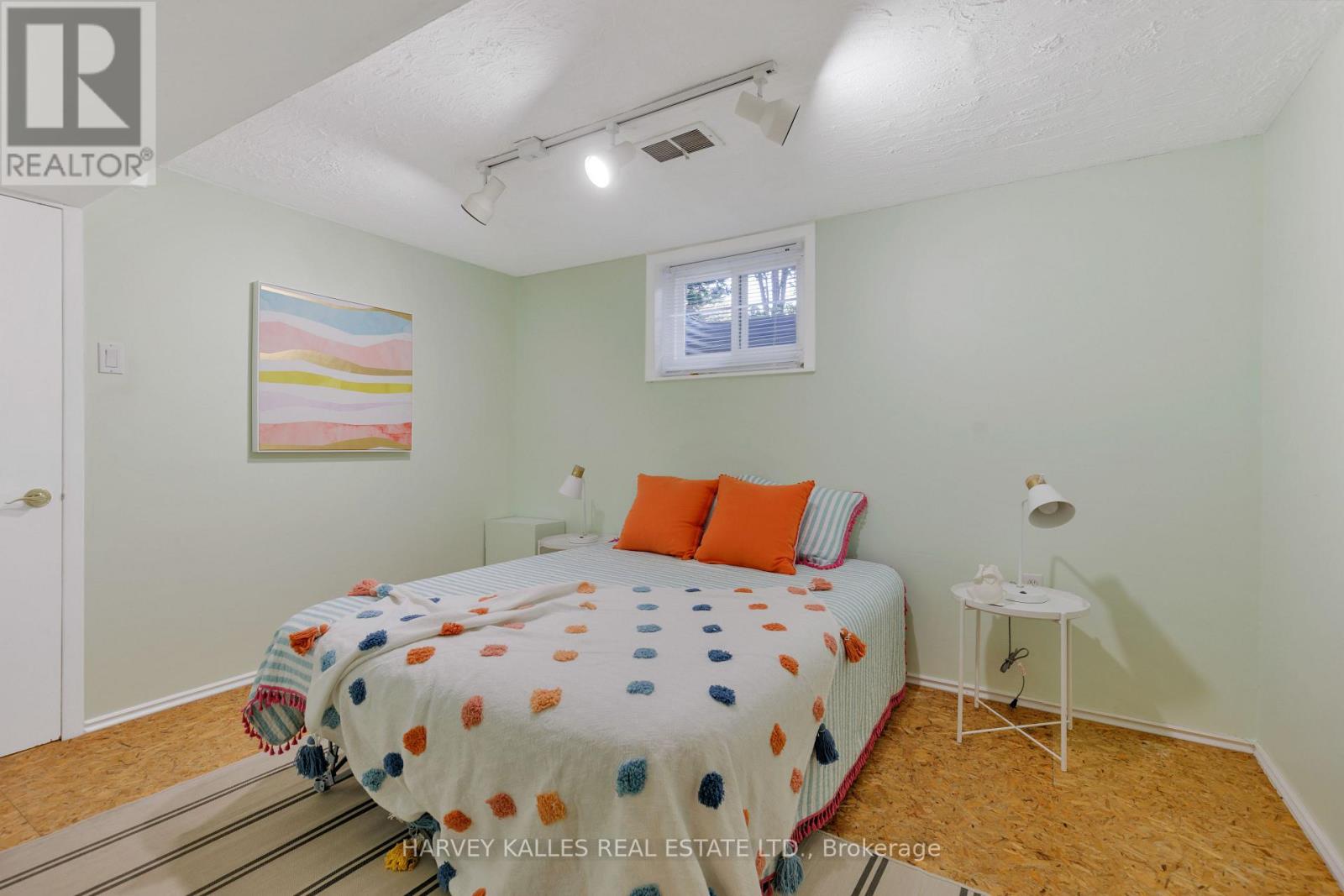 63 Twyford Road, Toronto, Ontario  M9A 1W5 - Photo 40 - W13808262