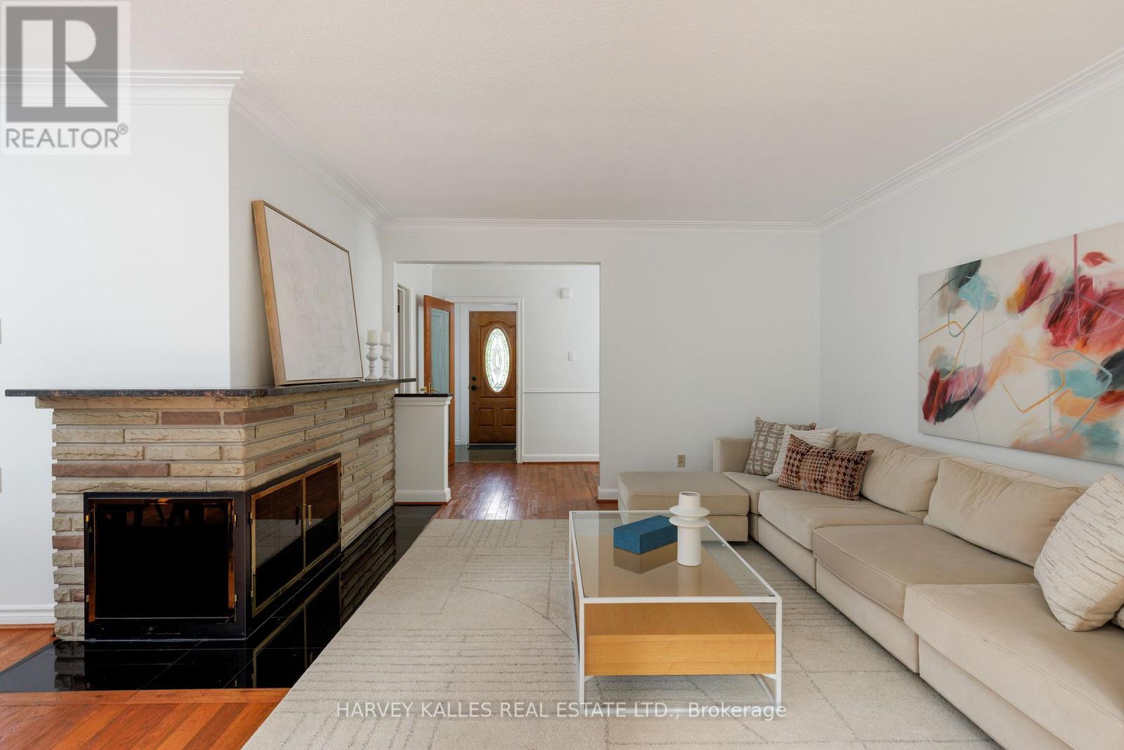 63 Twyford Road, Toronto, Ontario  M9A 1W5 - Photo 7 - W13808262