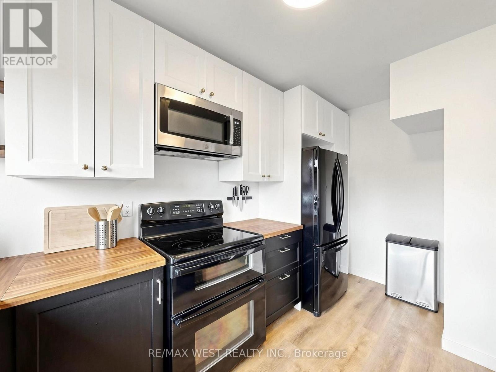 6 - 2027 Bluefields Drive, Burlington, Ontario  L7P 1J9 - Photo 18 - W13808292