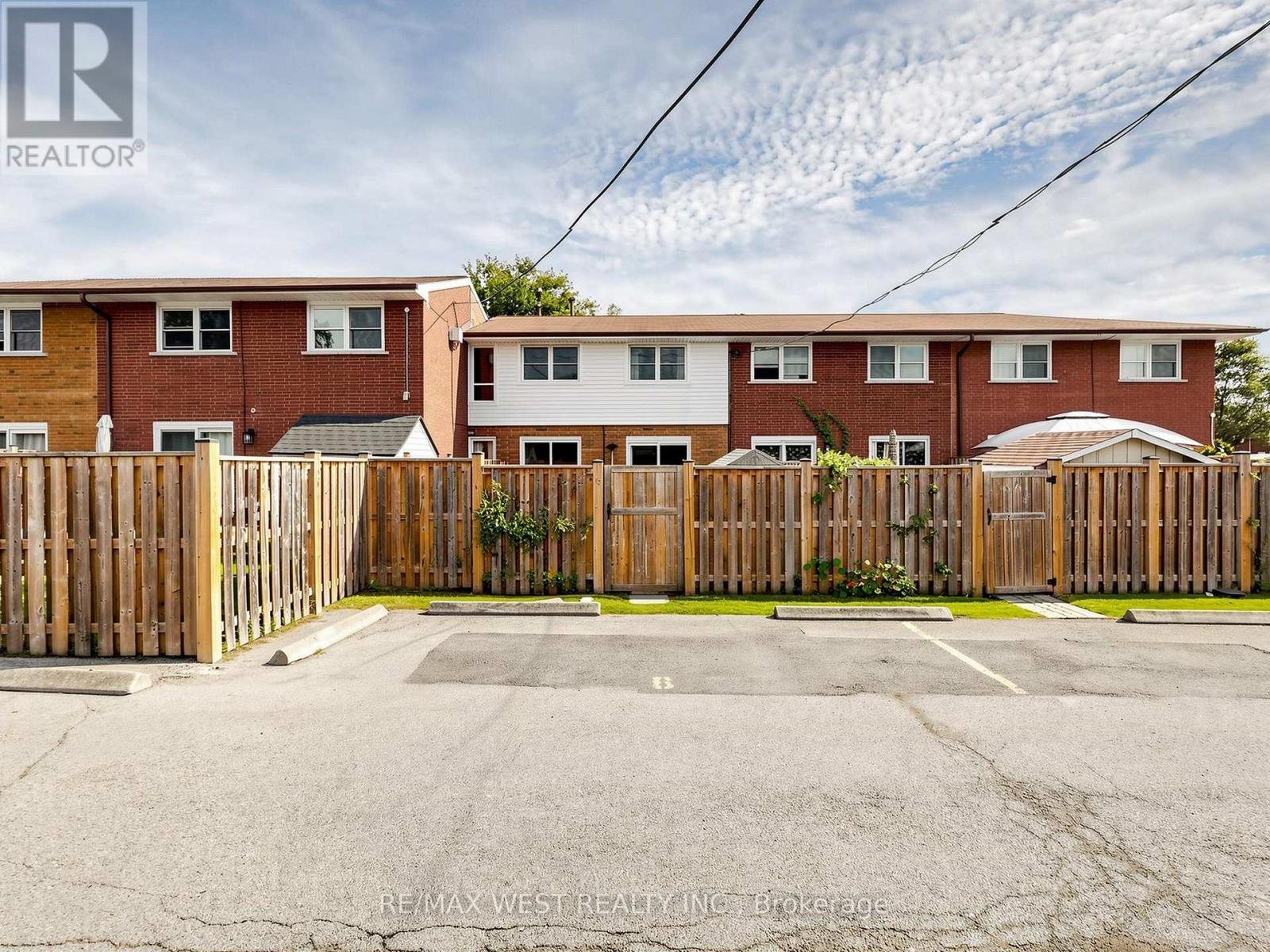 6 - 2027 Bluefields Drive, Burlington, Ontario  L7P 1J9 - Photo 39 - W13808292