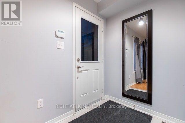 94 Jim Baird Mews, Toronto, Ontario M3L 0C4 - Photo 2 - W13808308