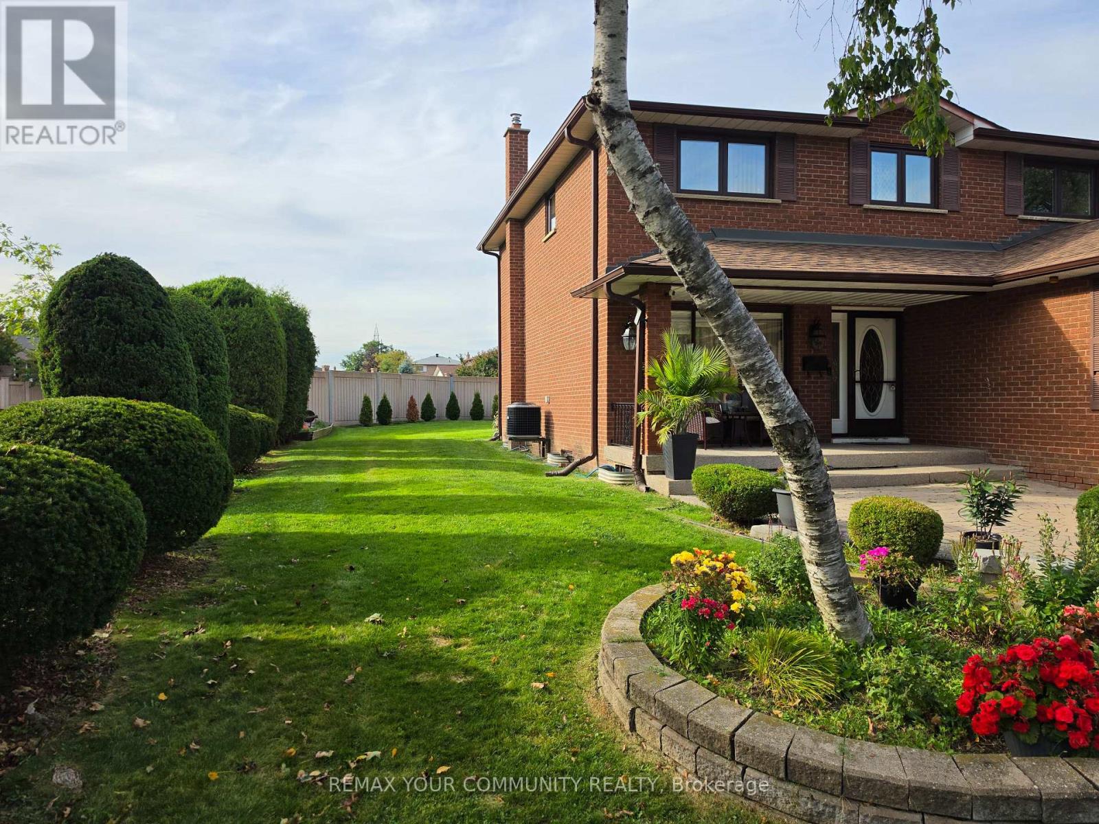 4260 Alta Place, Mississauga, Ontario L4Z 1P7 - Photo 2 - W13808366