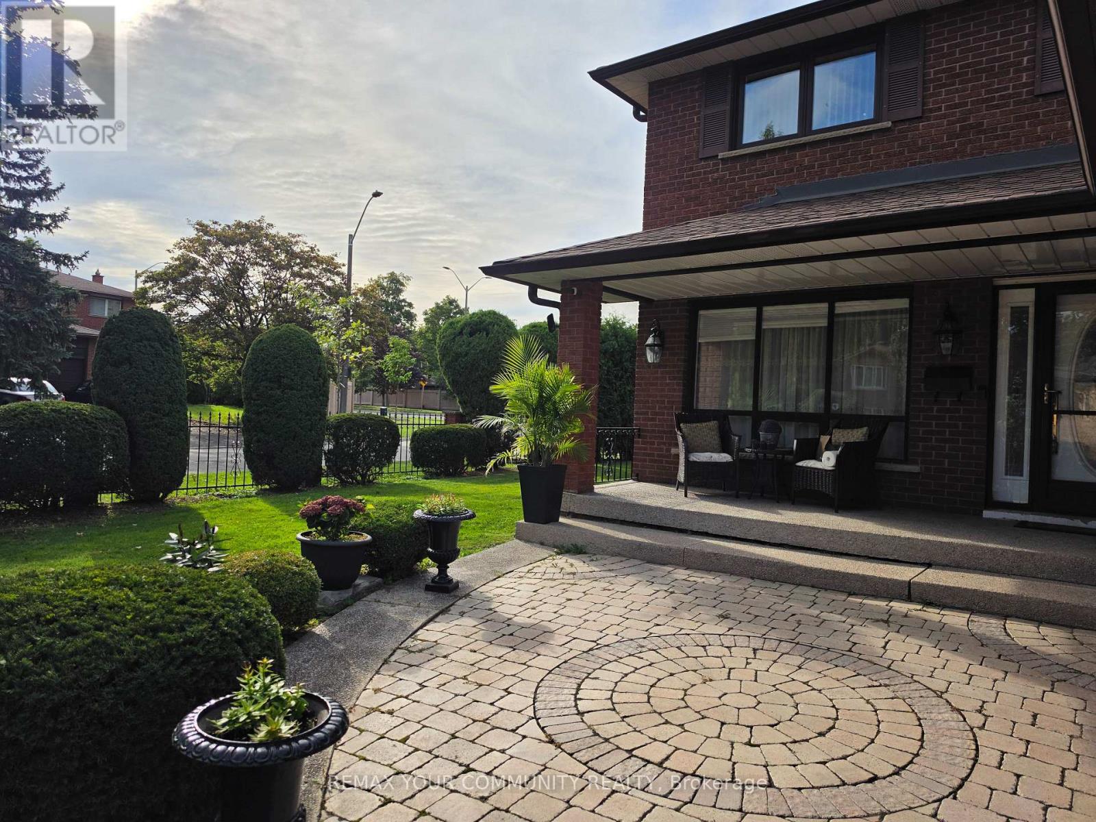 4260 Alta Place, Mississauga, Ontario L4Z 1P7 - Photo 3 - W13808366