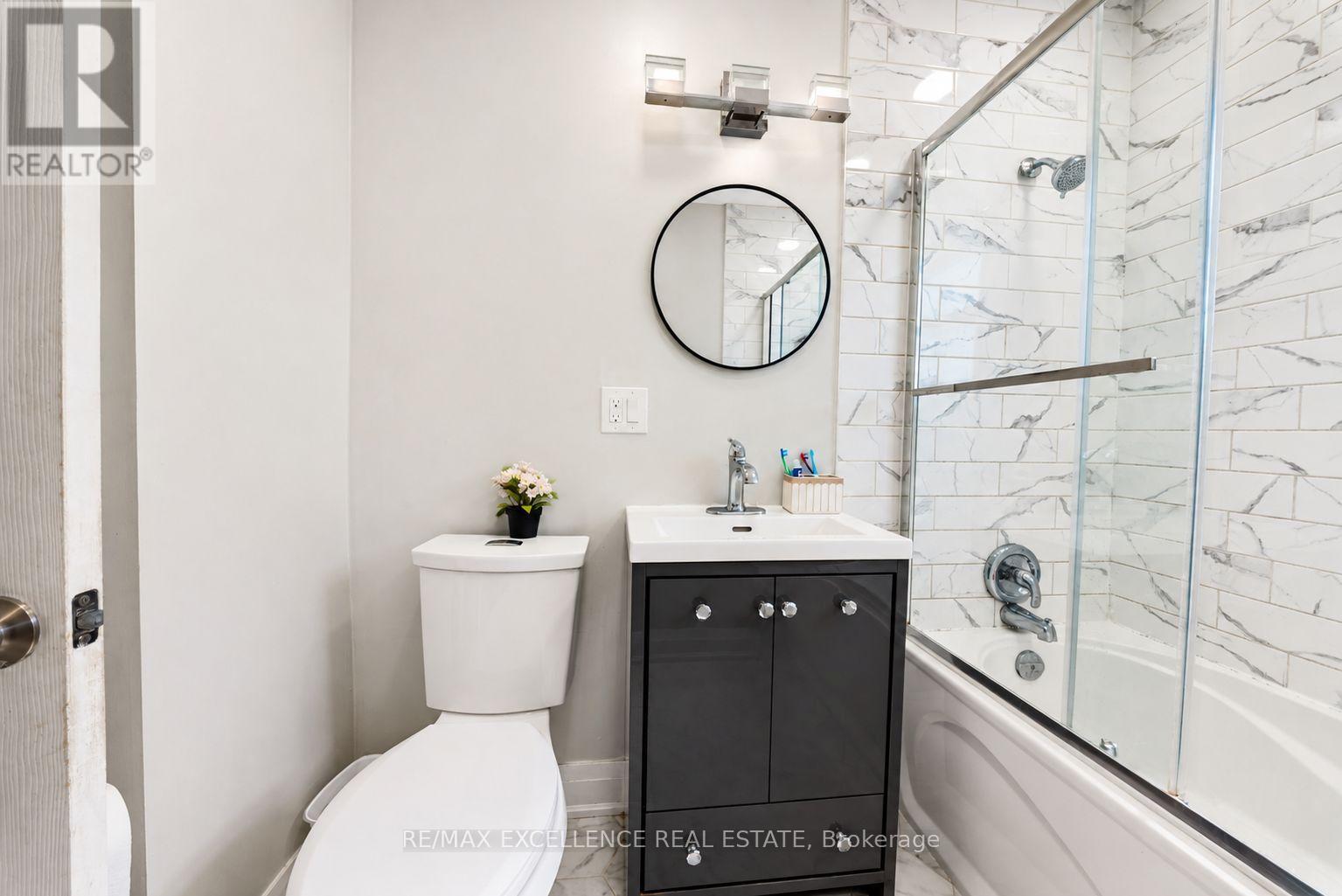49 Barrhead Crescent, Toronto, Ontario  M9W 3Z8 - Photo 12 - W13808368