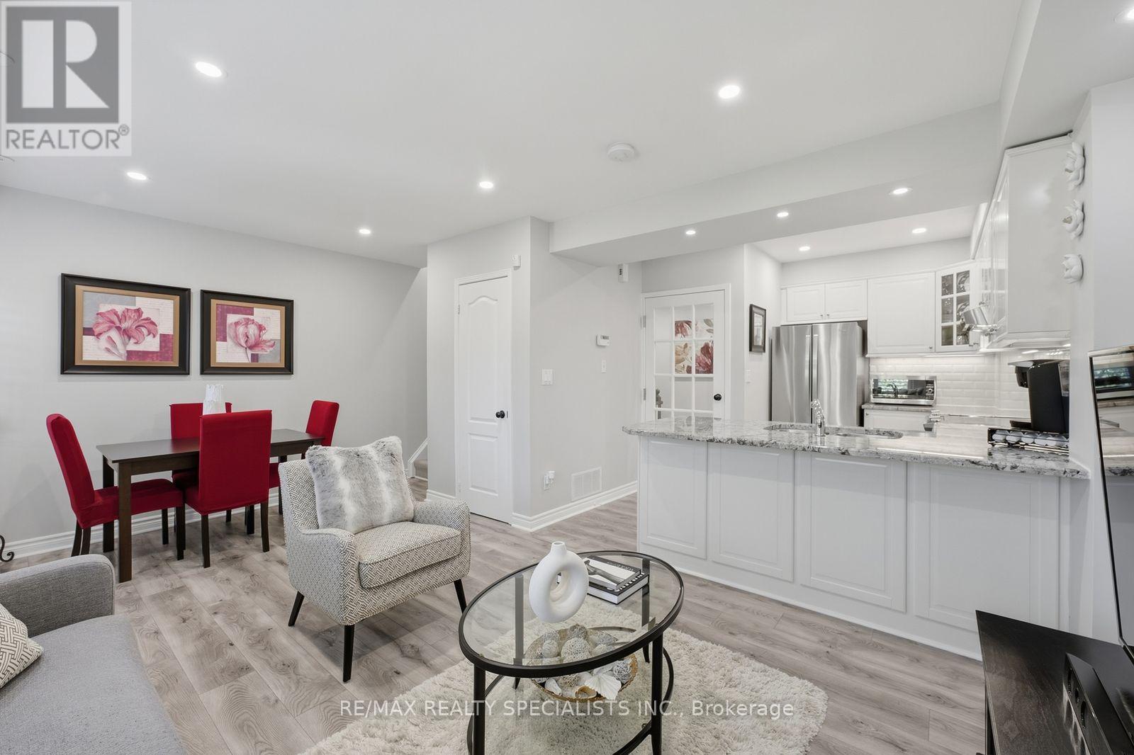 19 - 3055 Elmcreek Road, Mississauga, Ontario  L5B 4J9 - Photo 10 - W13808418