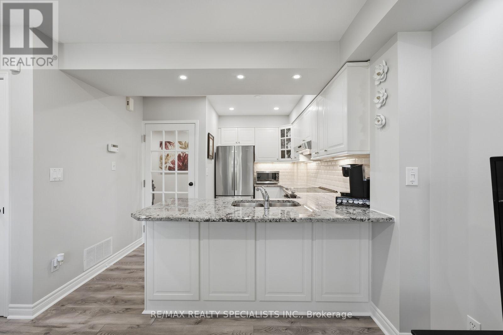 19 - 3055 Elmcreek Road, Mississauga, Ontario  L5B 4J9 - Photo 13 - W13808418