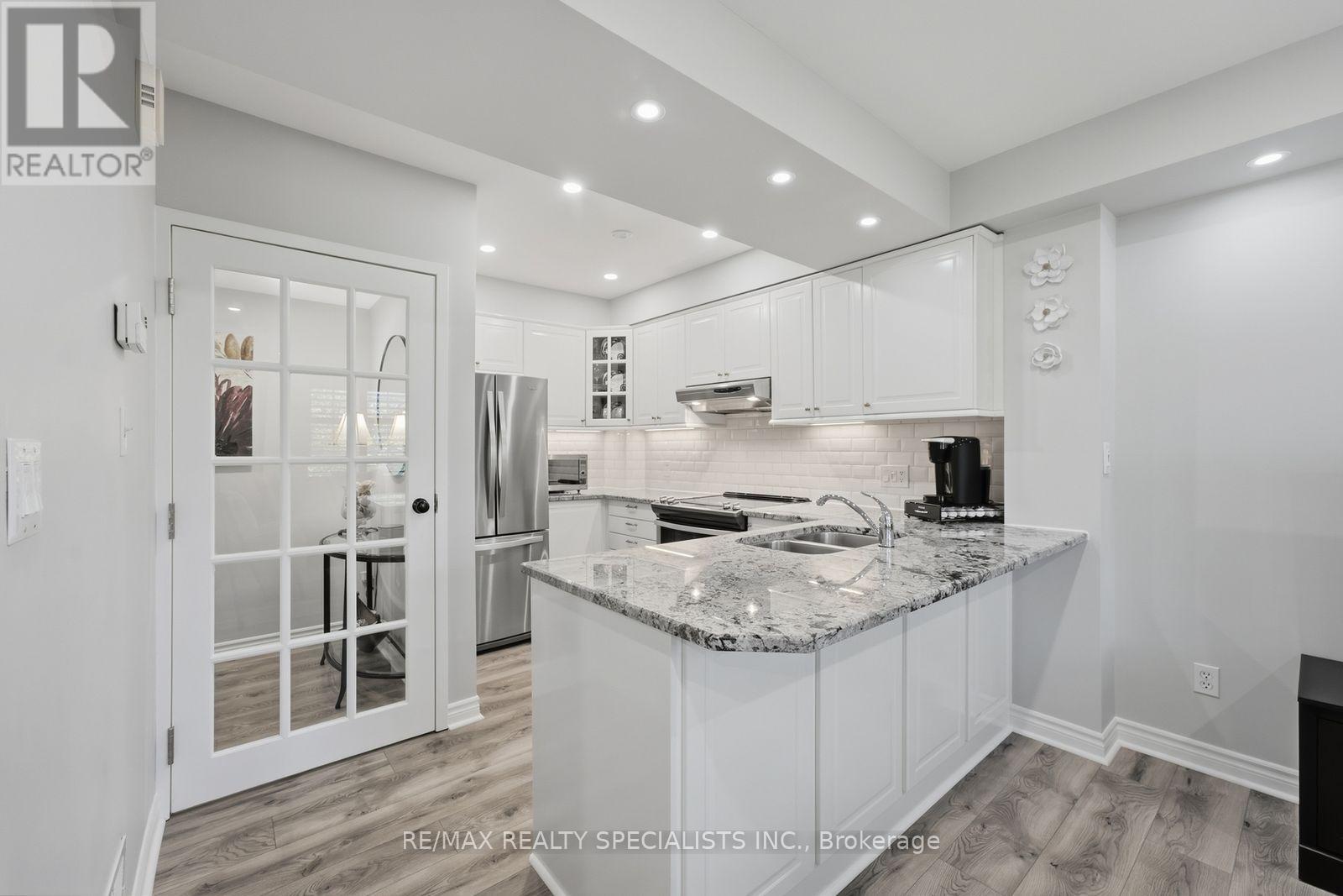 19 - 3055 Elmcreek Road, Mississauga, Ontario  L5B 4J9 - Photo 14 - W13808418