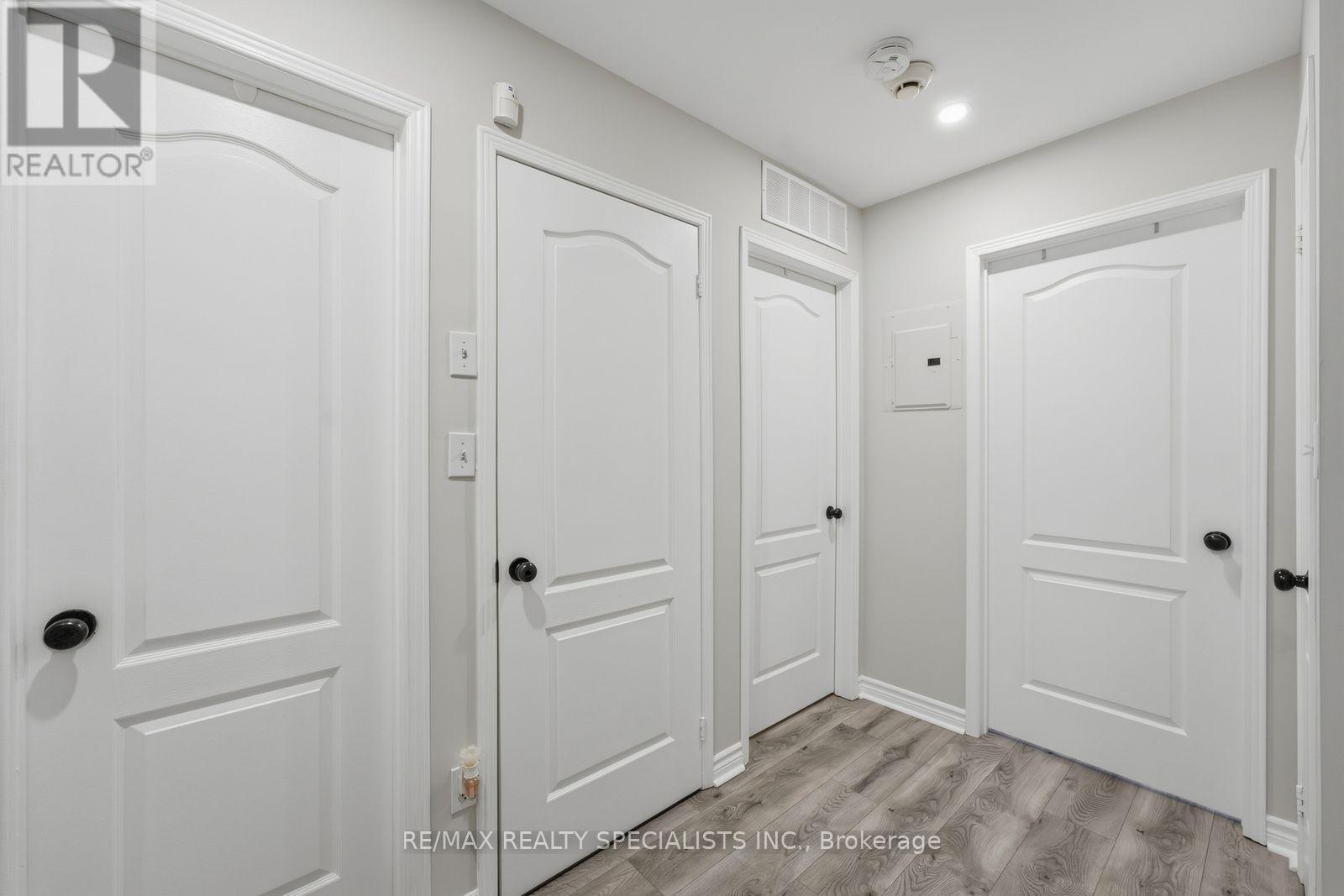 19 - 3055 Elmcreek Road, Mississauga, Ontario  L5B 4J9 - Photo 22 - W13808418