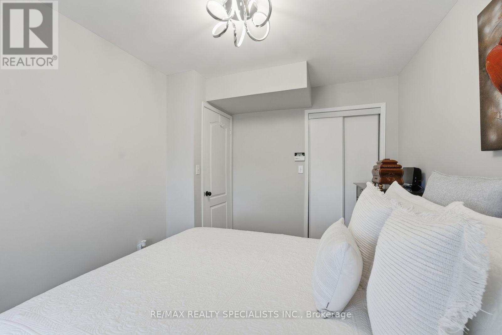 19 - 3055 Elmcreek Road, Mississauga, Ontario  L5B 4J9 - Photo 24 - W13808418
