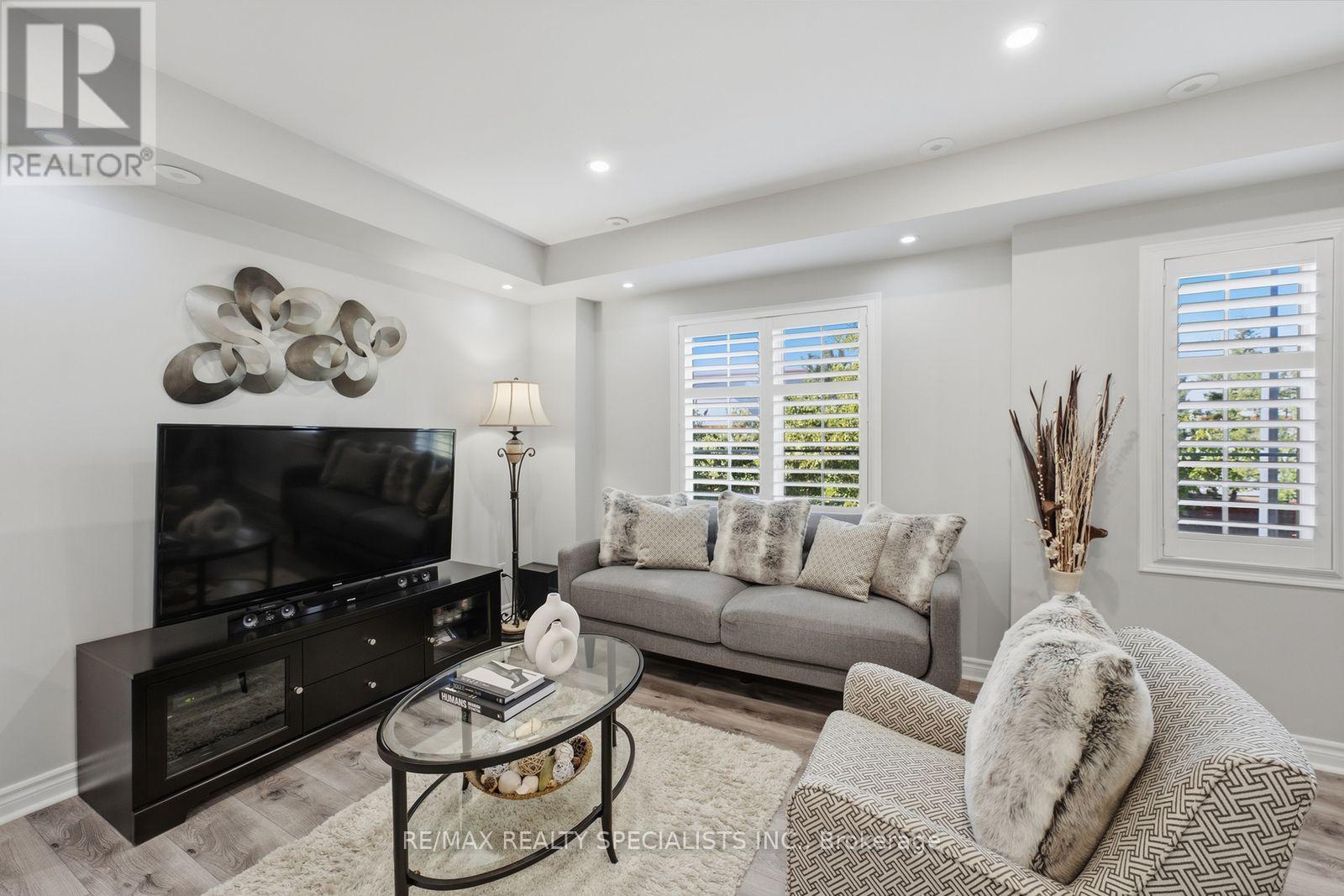 19 - 3055 Elmcreek Road, Mississauga, Ontario  L5B 4J9 - Photo 8 - W13808418
