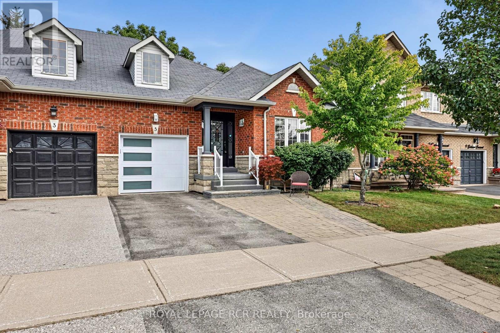 5 Borland Crescent, Caledon, Ontario  L7C 3M4 - Photo 2 - W13808498