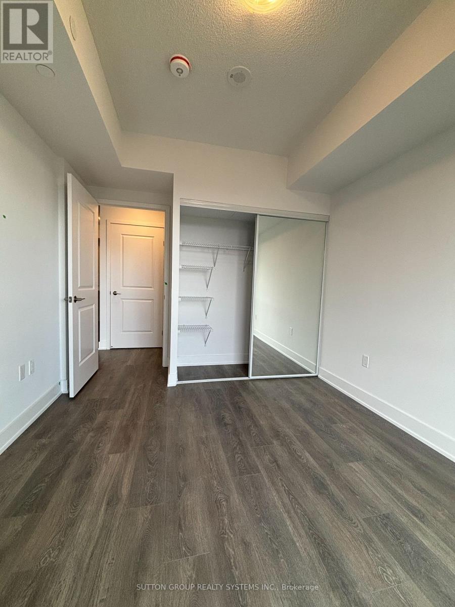 903 - 204 Burnhamthorpe Road E, Mississauga, Ontario L5A 0B3 - Photo 4 - W13808516
