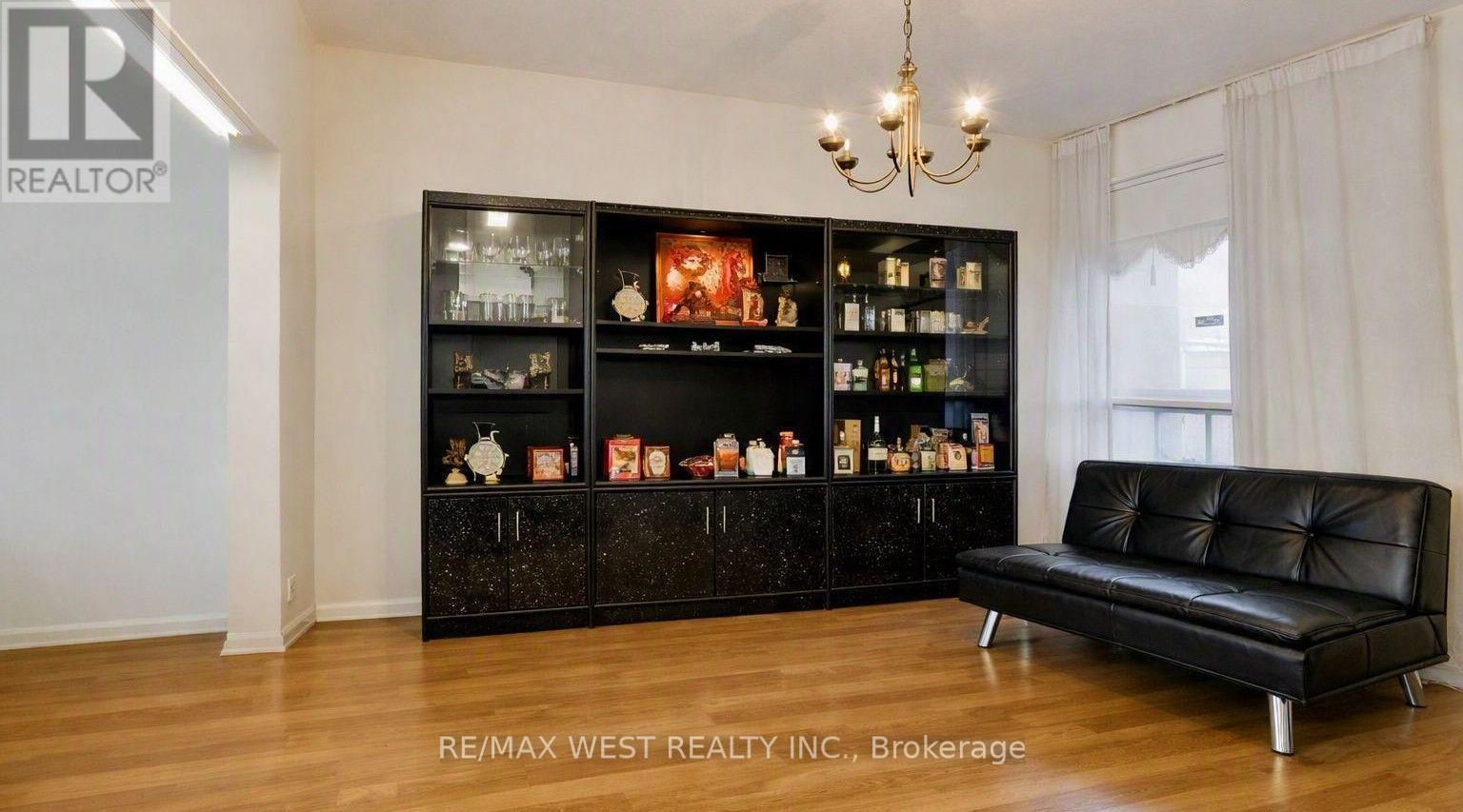 99 Euclid Avenue, Toronto, Ontario  M6J 2J8 - Photo 12 - C13805484