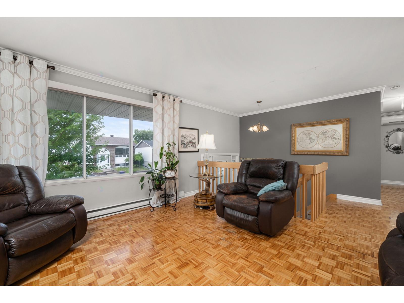 2045 Rue Nadeau Laval (Chomedey) Quebec Canada H7T1W5 5