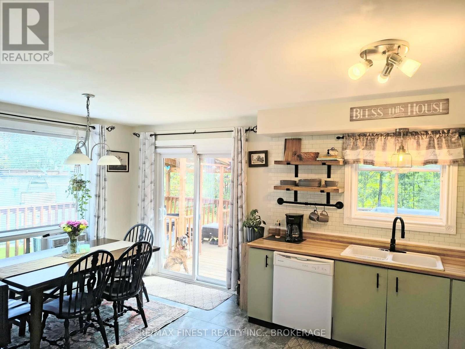 1041 TRYON ROAD photo 5
