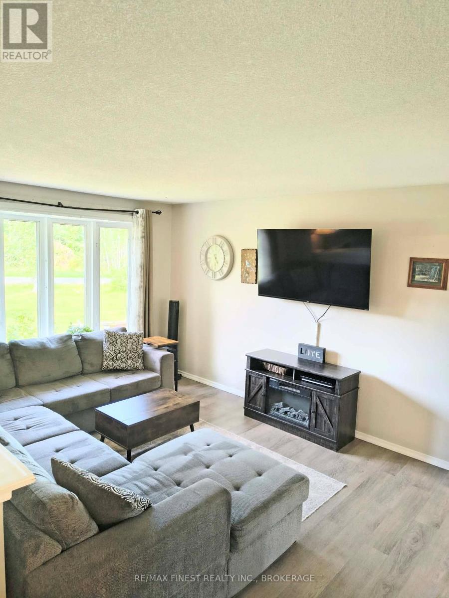 1041 TRYON ROAD photo 8