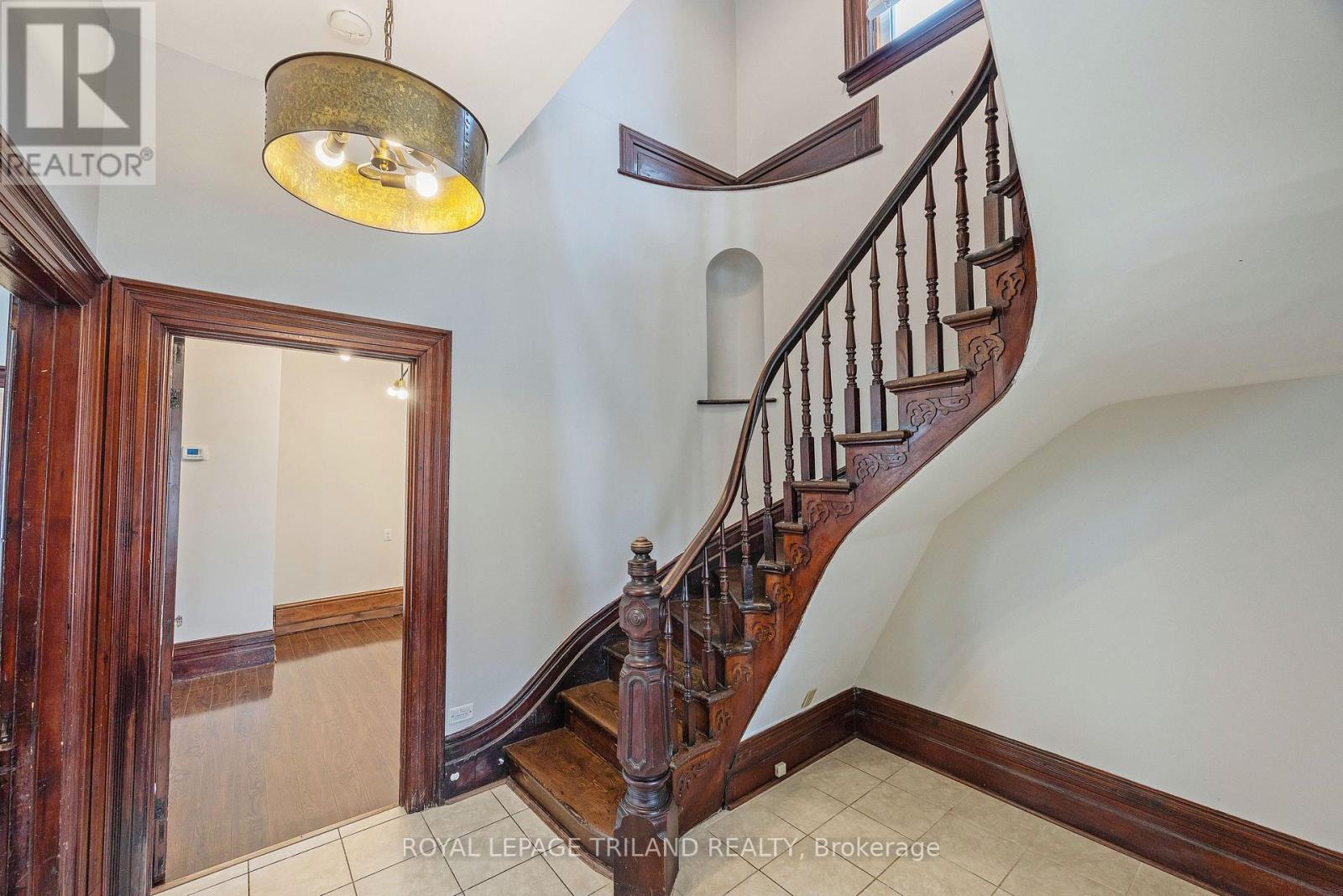 44 Elgin Street, St. Thomas, Ontario  N5R 3M1 - Photo 5 - X13808478