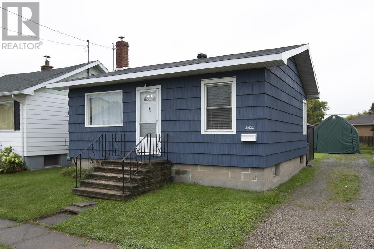 451 First Ave, Sault Ste. Marie, Ontario P6C 4N9 - Photo 1 - SM262563