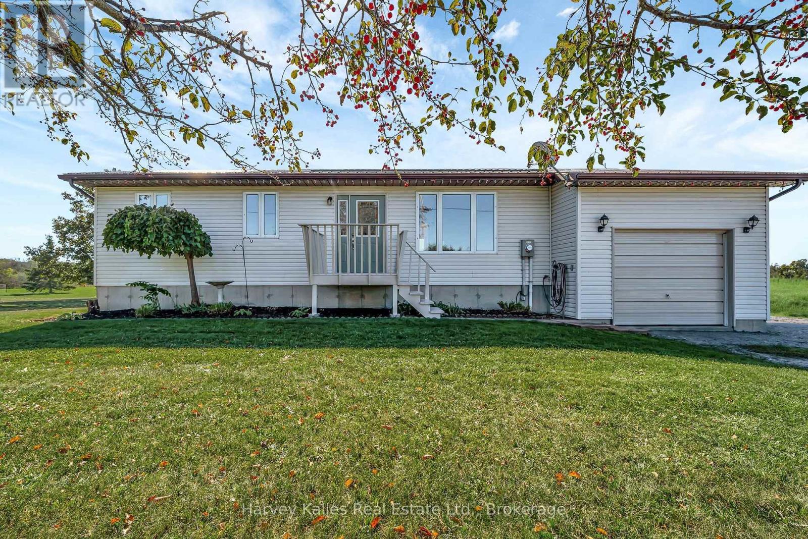198 Welbanks Road, Prince Edward County, Ontario  K0K 1P0 - Photo 2 - X13808536