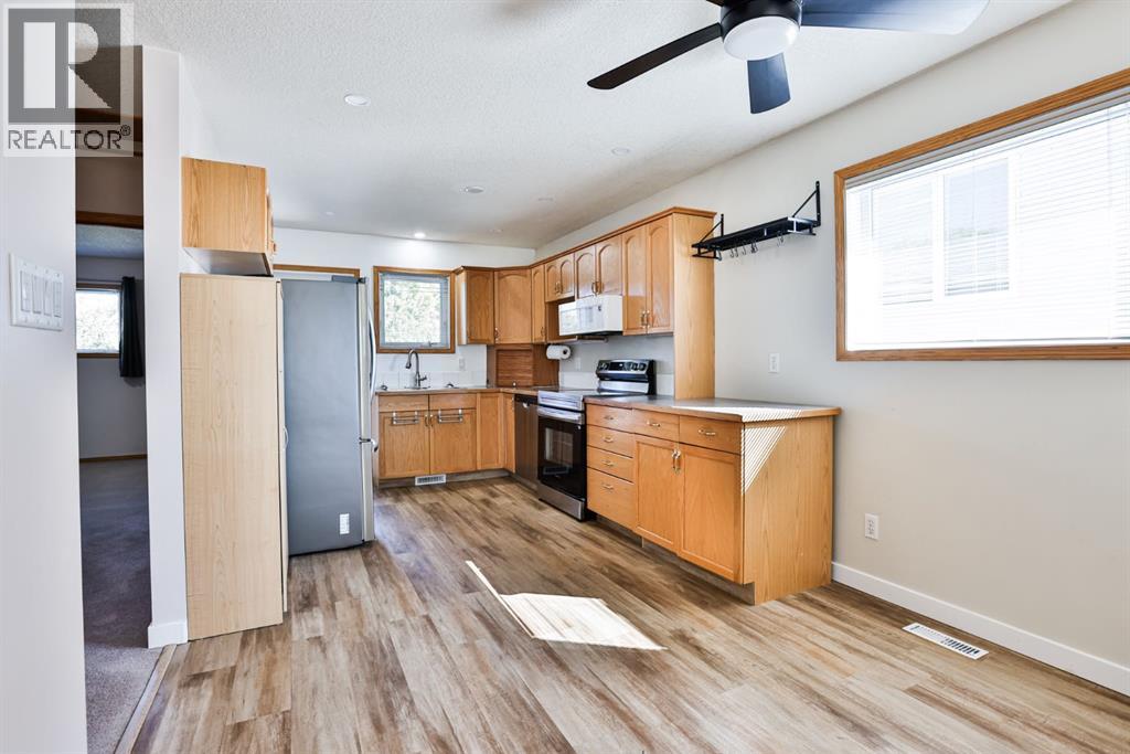 812 Red Crow Boulevard W