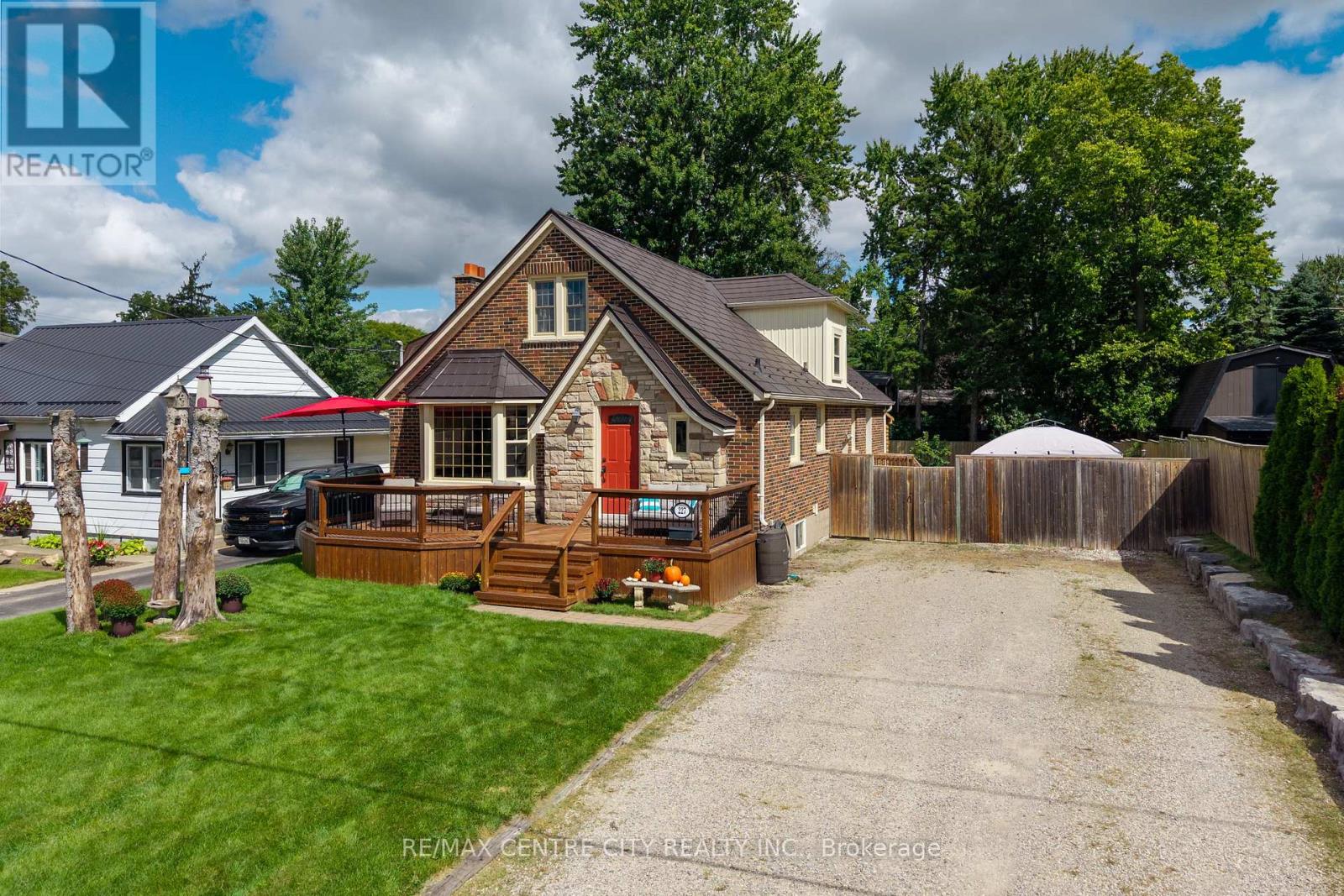 227 BEATTIE STREET, Strathroy-Caradoc, Ontario
