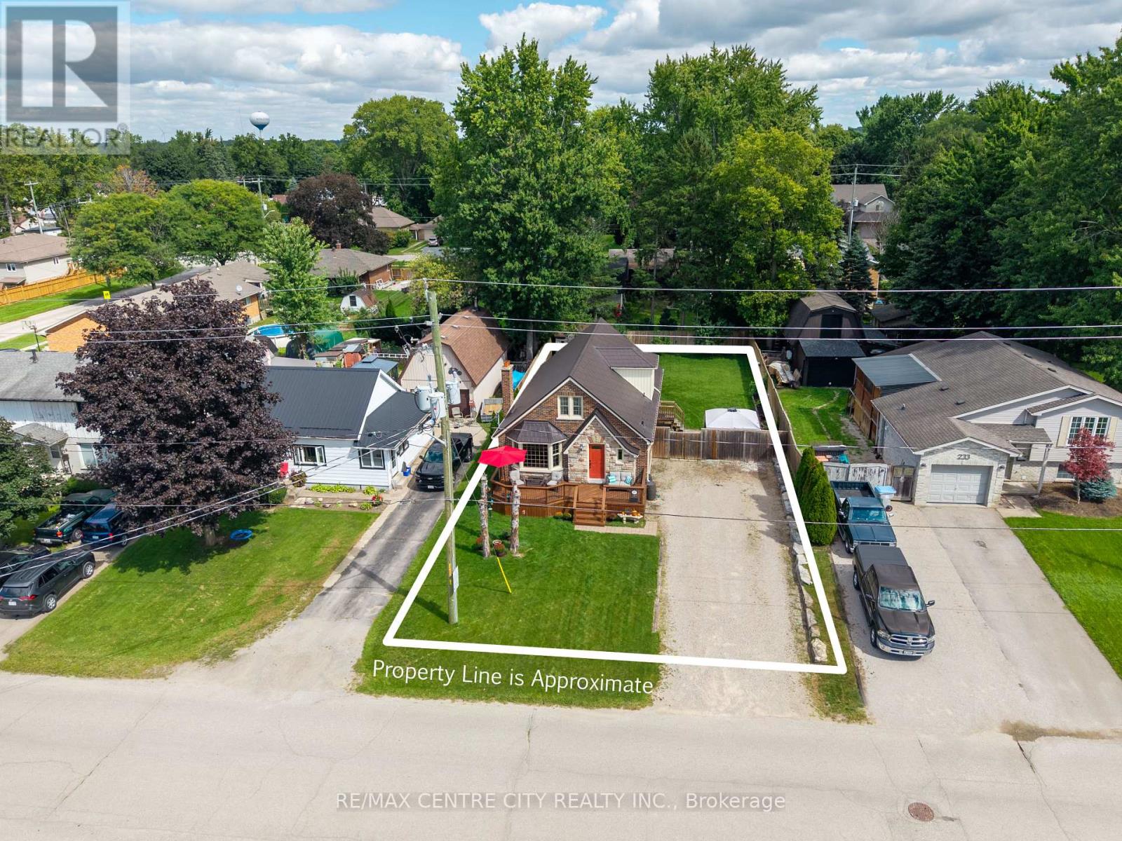 227 Beattie Street, Strathroy-Caradoc, Ontario  N7G 2X3 - Photo 2 - X13808546