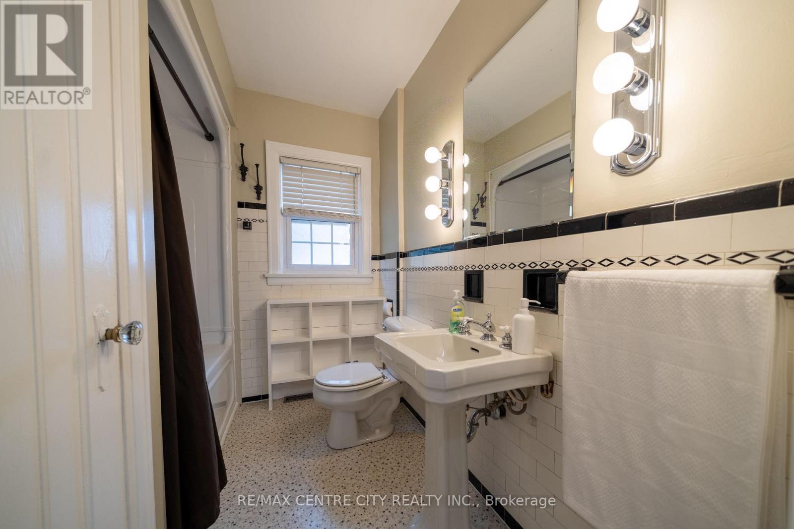 227 Beattie Street, Strathroy-Caradoc, Ontario  N7G 2X3 - Photo 23 - X13808546