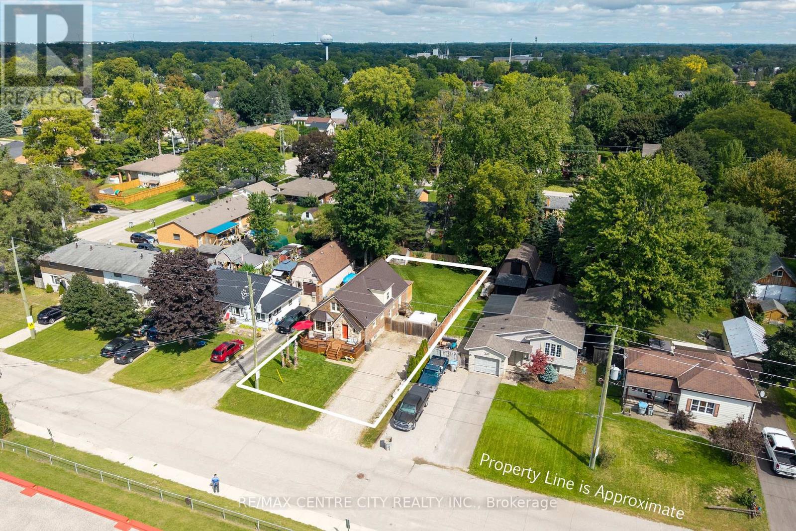 227 Beattie Street, Strathroy-Caradoc, Ontario  N7G 2X3 - Photo 3 - X13808546