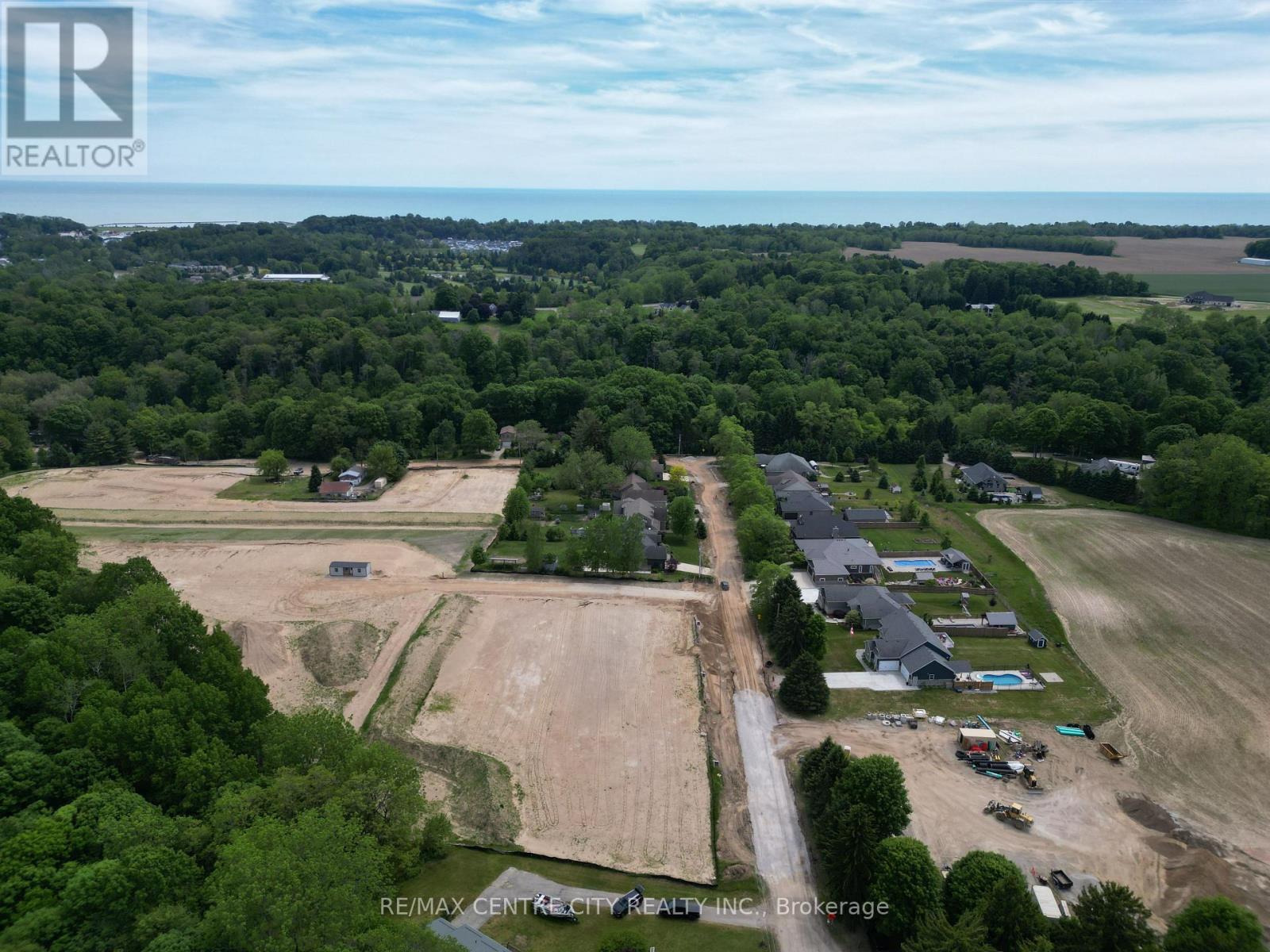 4464 Thomas Road, Southwold, Ontario  N5L 1J2 - Photo 4 - X13808552