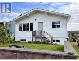 <div class="price">$198,000</div> 6 Preston Place<br>Grand Falls-Windsor, Newfoundland & Labrador<br><div class='bed_bath'>4 Bed | 2 Bath</div>