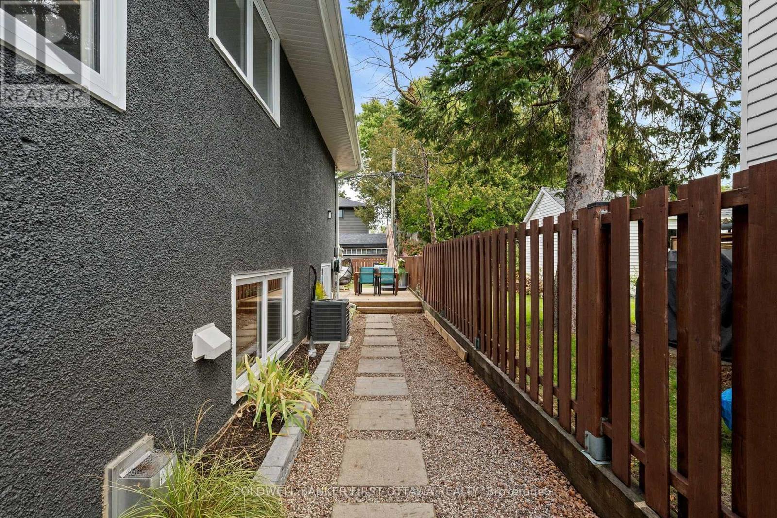 849 Maplewood Avenue, Ottawa, Ontario  K2B 5V4 - Photo 36 - X13808564