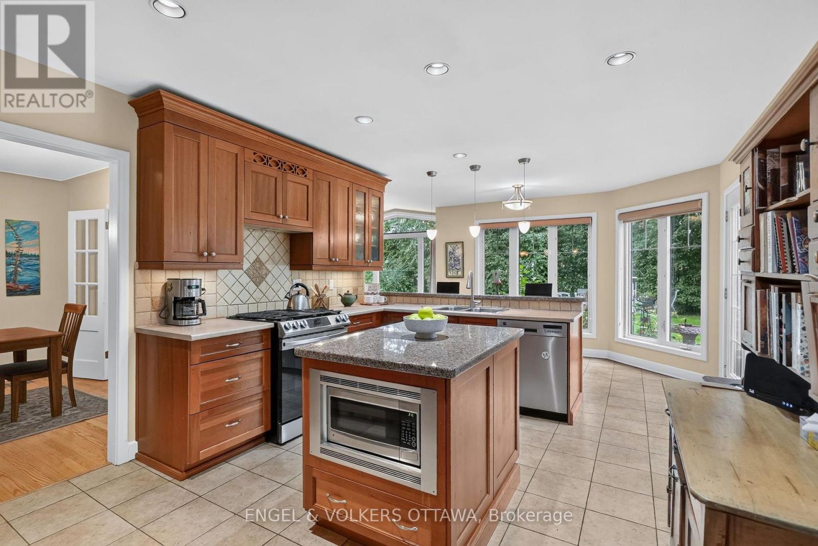 250 Faircrest Road, Ottawa, Ontario  K1H 5E1 - Photo 10 - X13808568