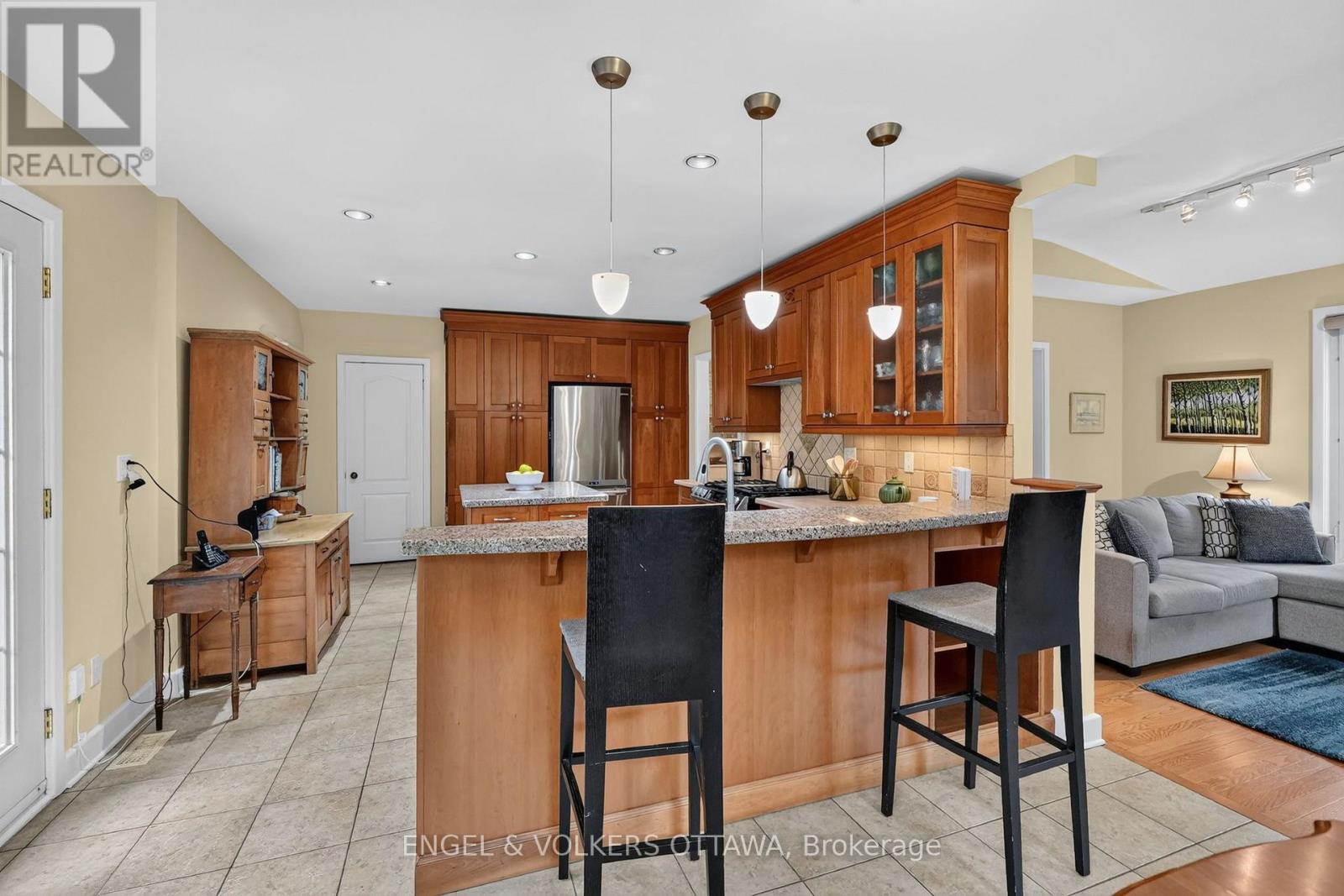250 Faircrest Road, Ottawa, Ontario  K1H 5E1 - Photo 12 - X13808568