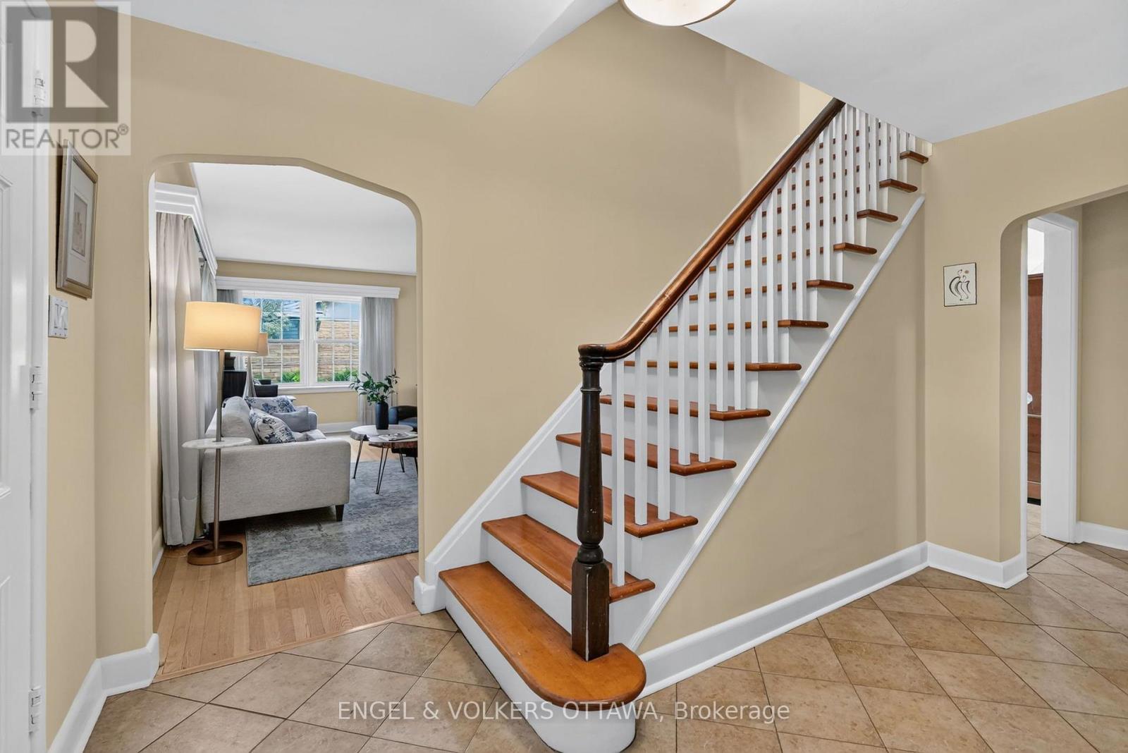 250 Faircrest Road, Ottawa, Ontario  K1H 5E1 - Photo 3 - X13808568