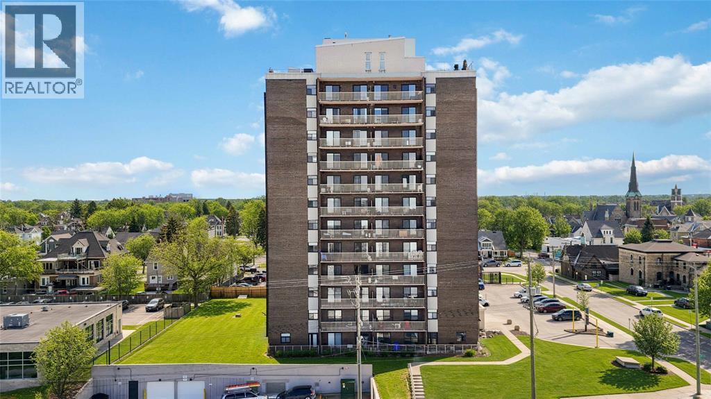 10 DERBY LANE Unit# 1104 Sarnia Ontario Canada N7T4S4