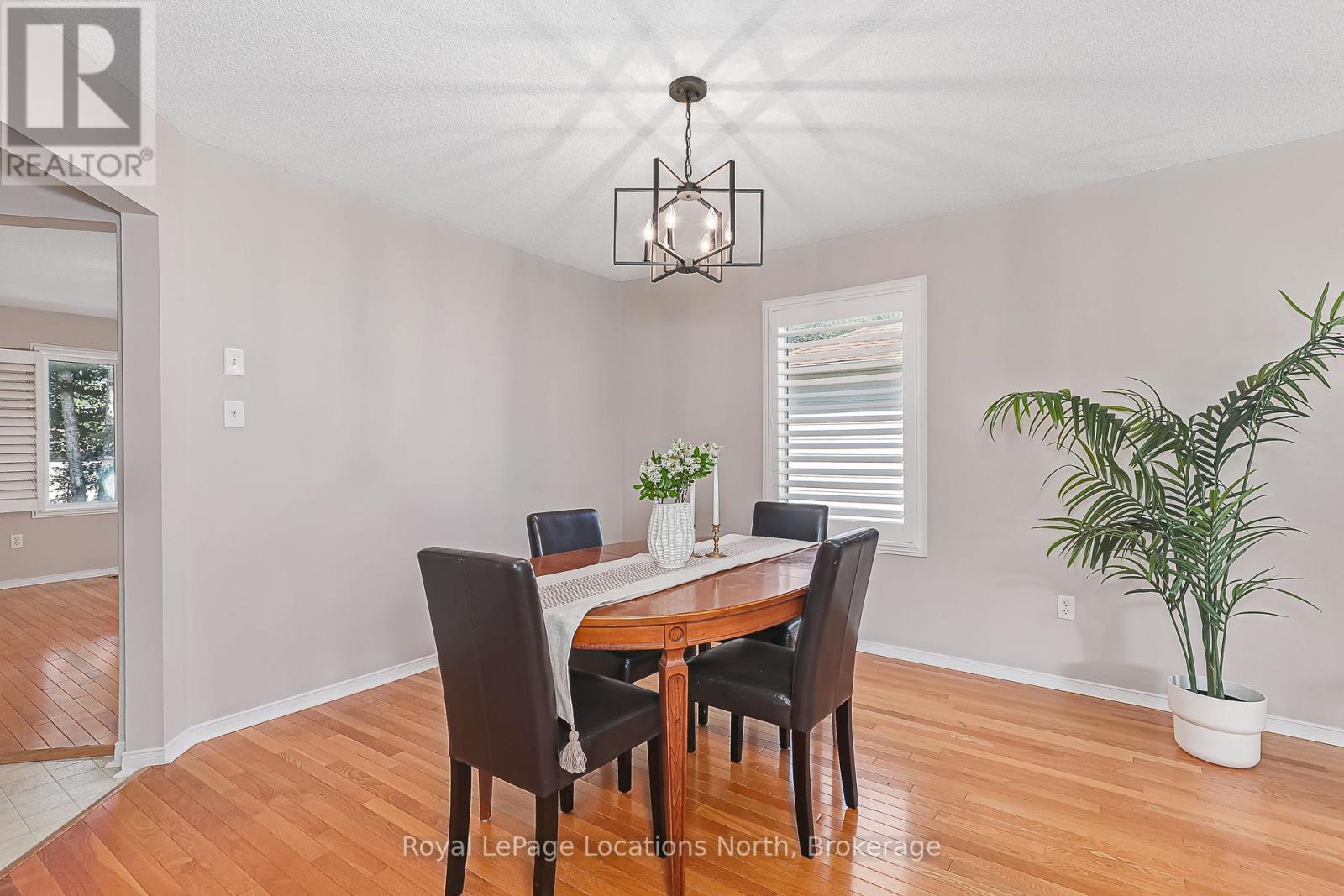 77 Silver Birch Avenue, Wasaga Beach, Ontario  L9Z 1M2 - Photo 13 - S13808600