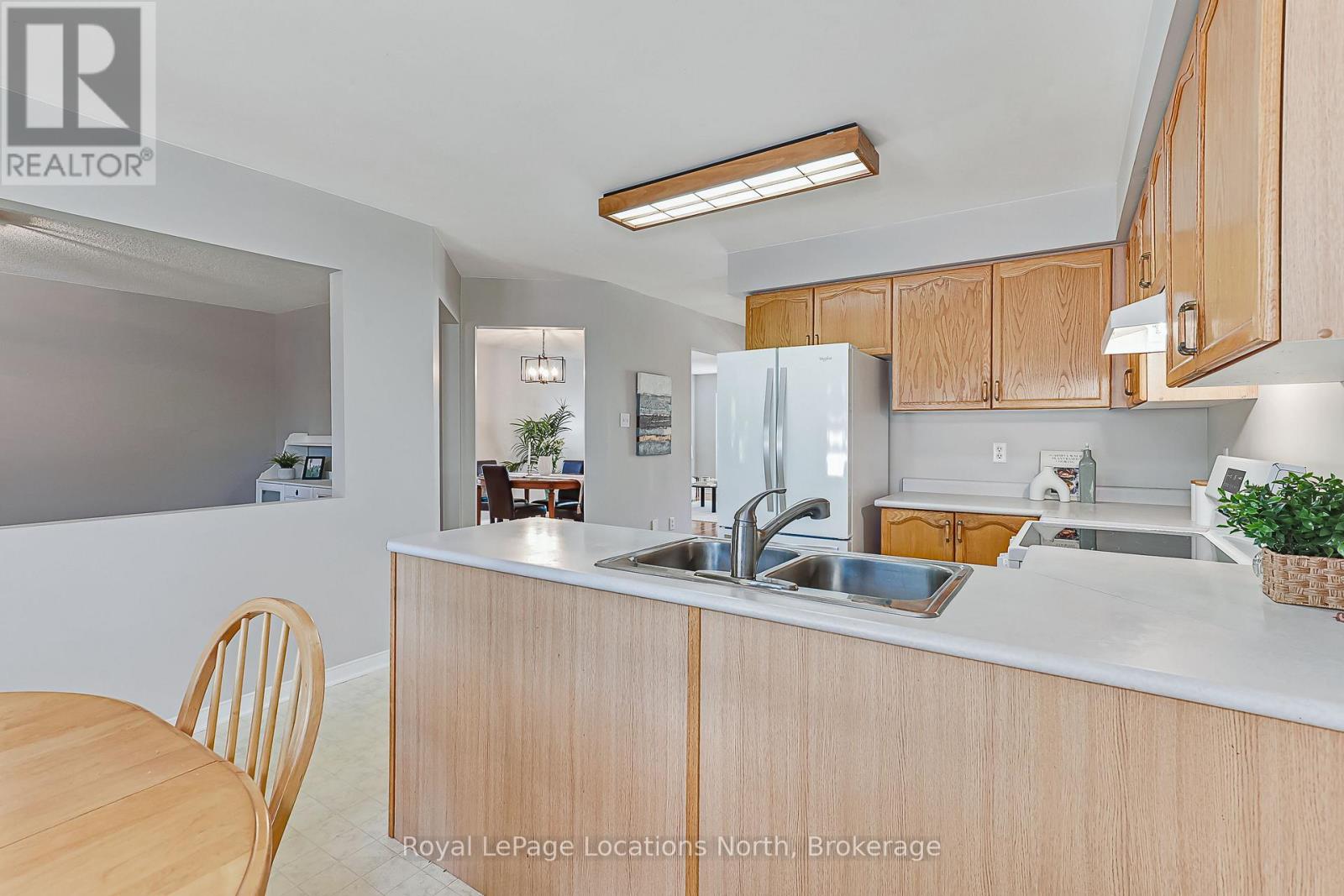 77 Silver Birch Avenue, Wasaga Beach, Ontario  L9Z 1M2 - Photo 9 - S13808600