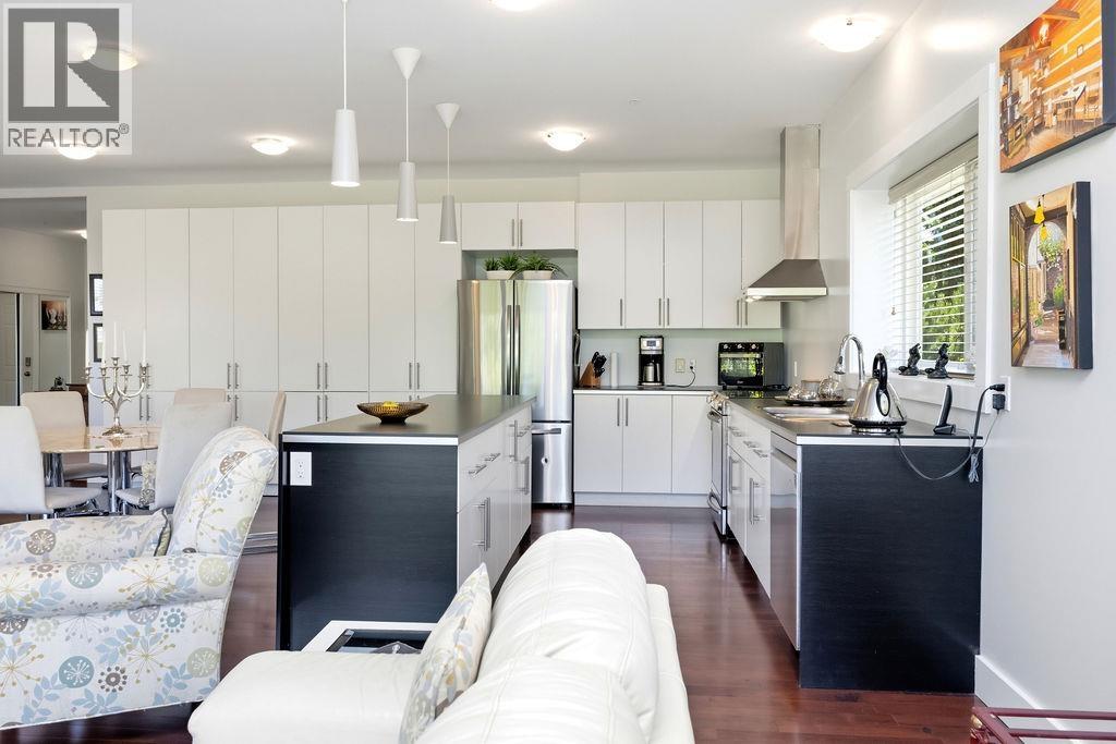 1 5778 MARINE WAY, Sechelt, British Columbia