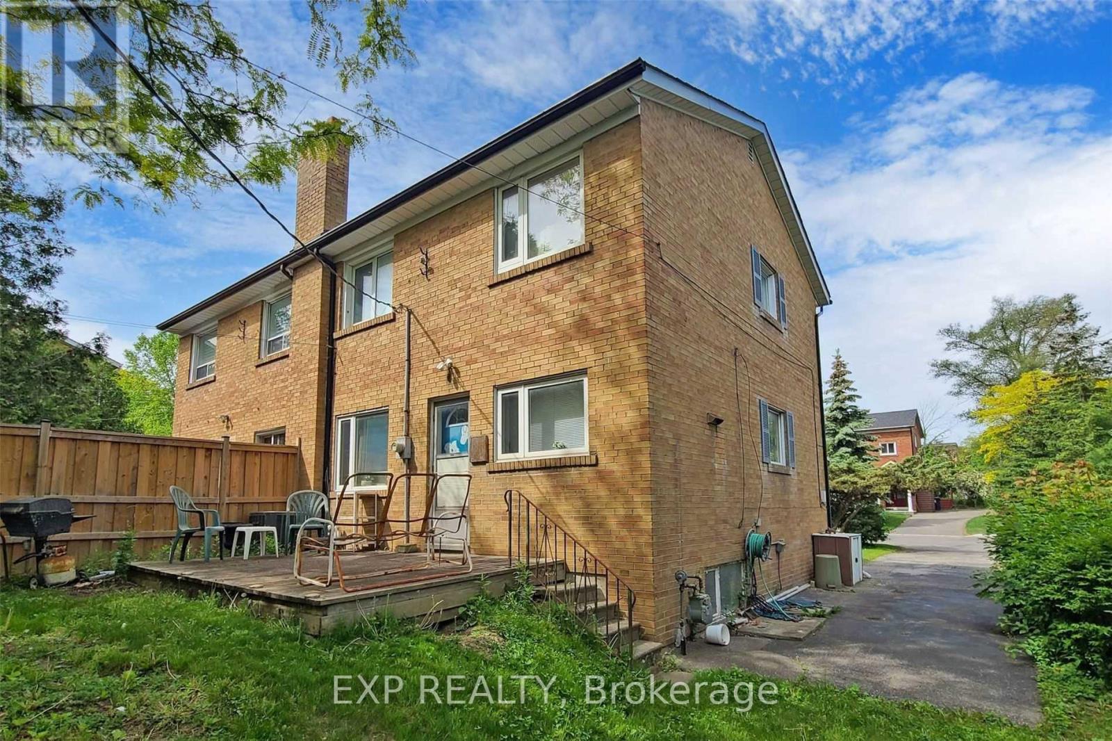 1 Guytoi Court, Toronto, Ontario  M3C 1Y1 - Photo 2 - C13808592