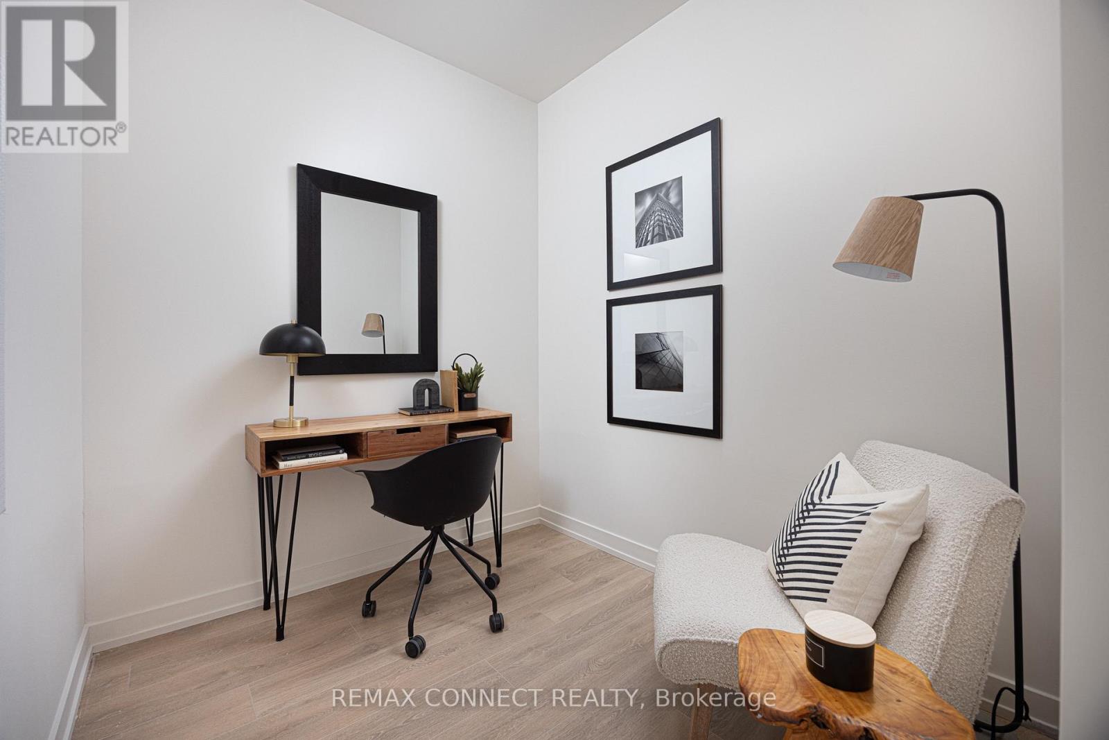 1605 - 181 Sterling Road, Toronto, Ontario  M6R 2B2 - Photo 3 - C13808686